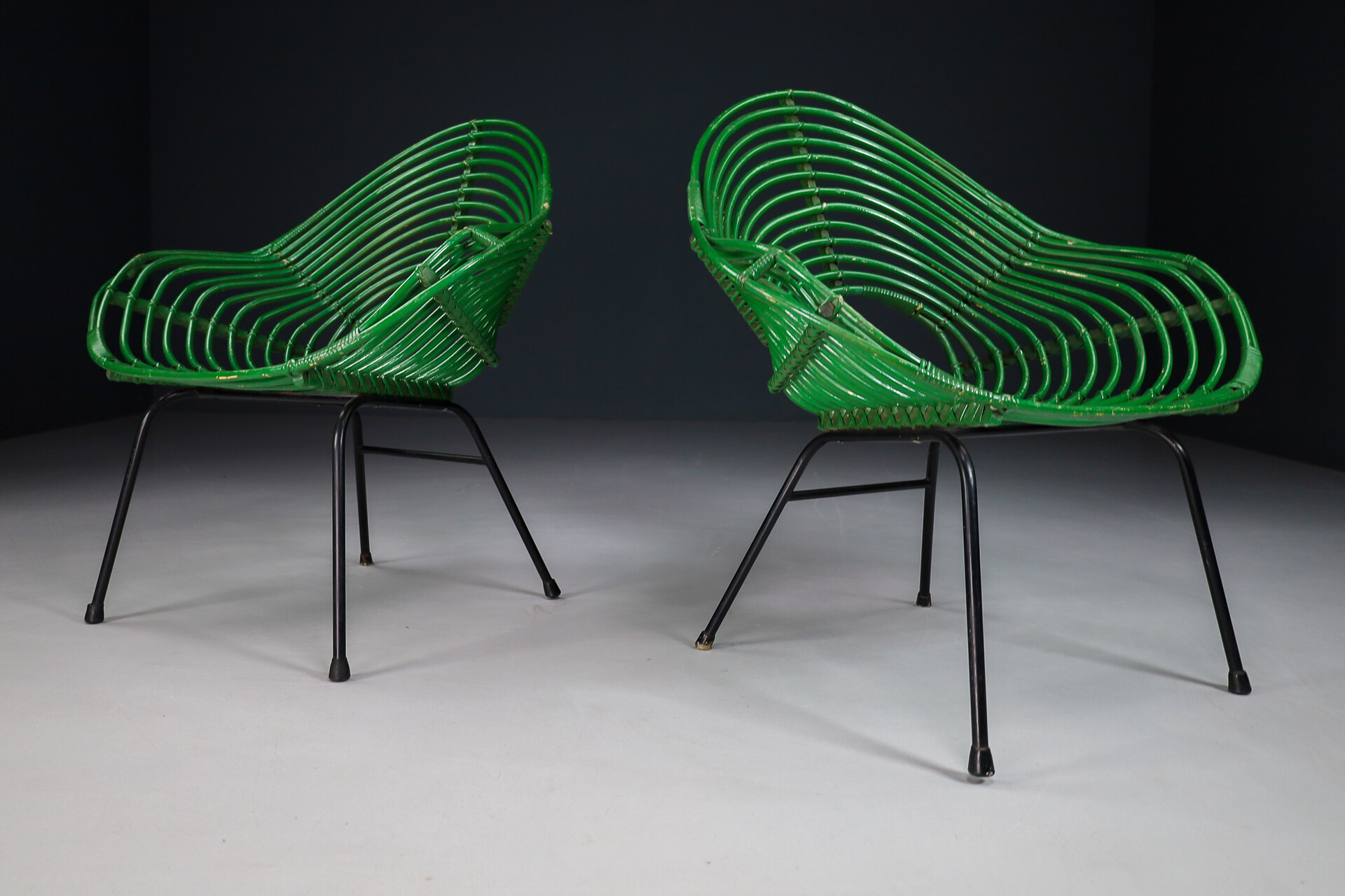 Mid century modern Rattan Bamboo Armchairs Black Metal Legs , Italt 1960s Mid-20th century