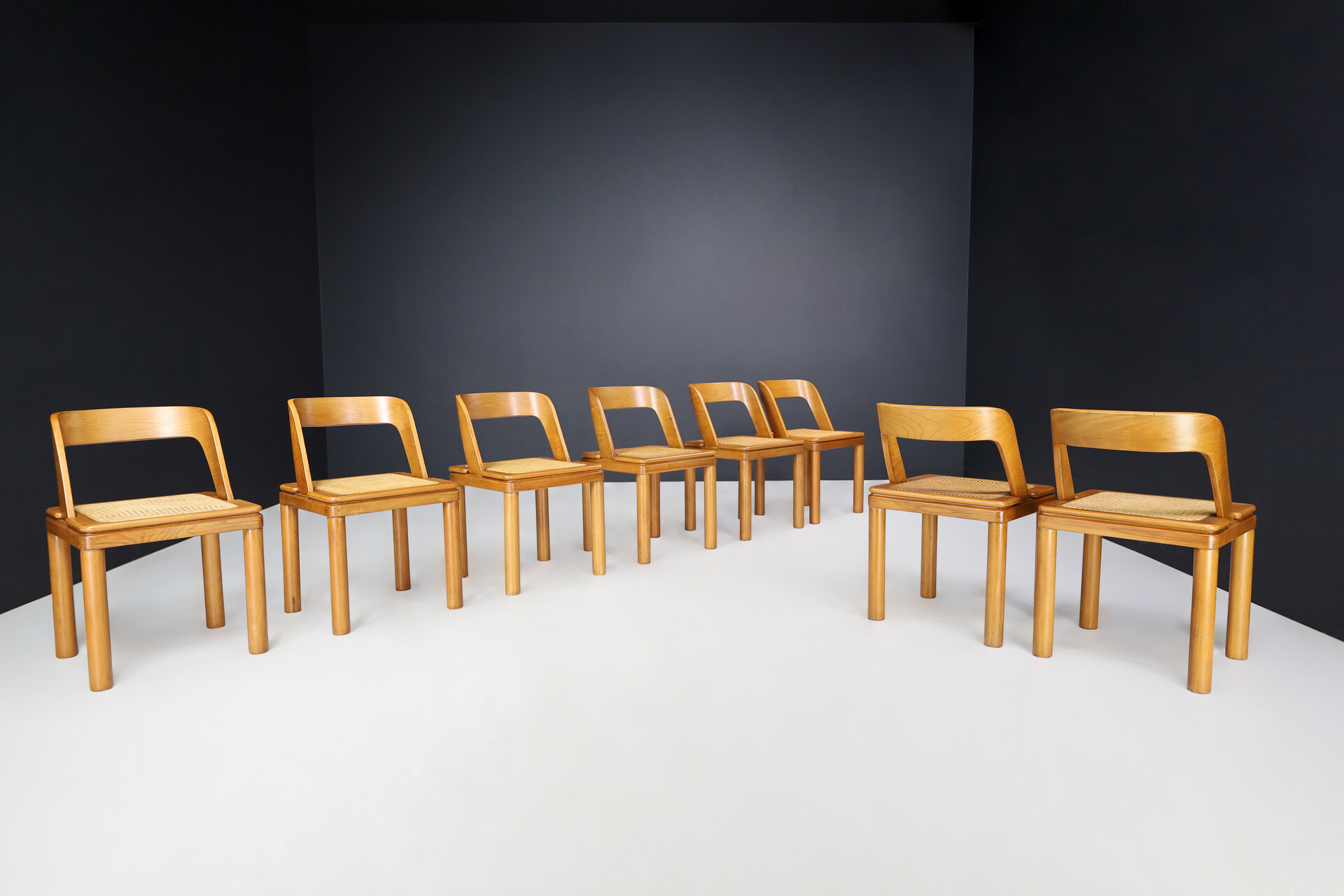 Mid century modern RB Rossana Set of eight Dining room Chairs in Cane and Ash, Italy 1960s Mid-20th century