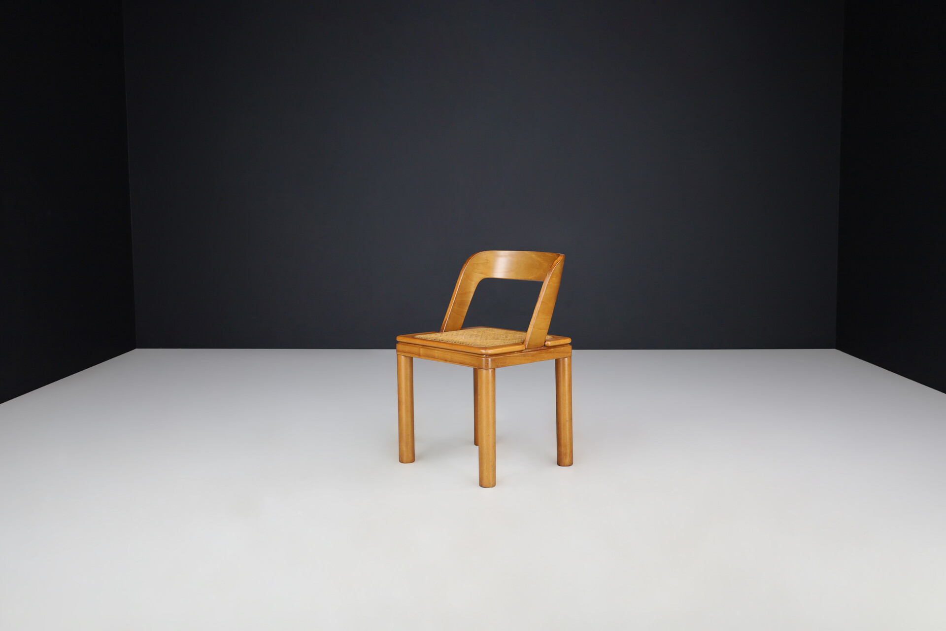 Mid century modern RB Rossana Set of eight Dining room Chairs in Cane and Ash, Italy 1960s Mid-20th century