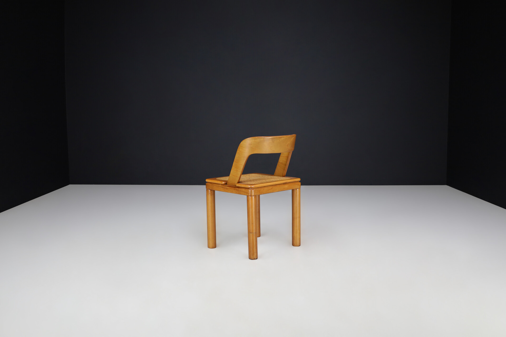 Mid century modern RB Rossana Set of eight Dining room Chairs in Cane and Ash, Italy 1960s Mid-20th century