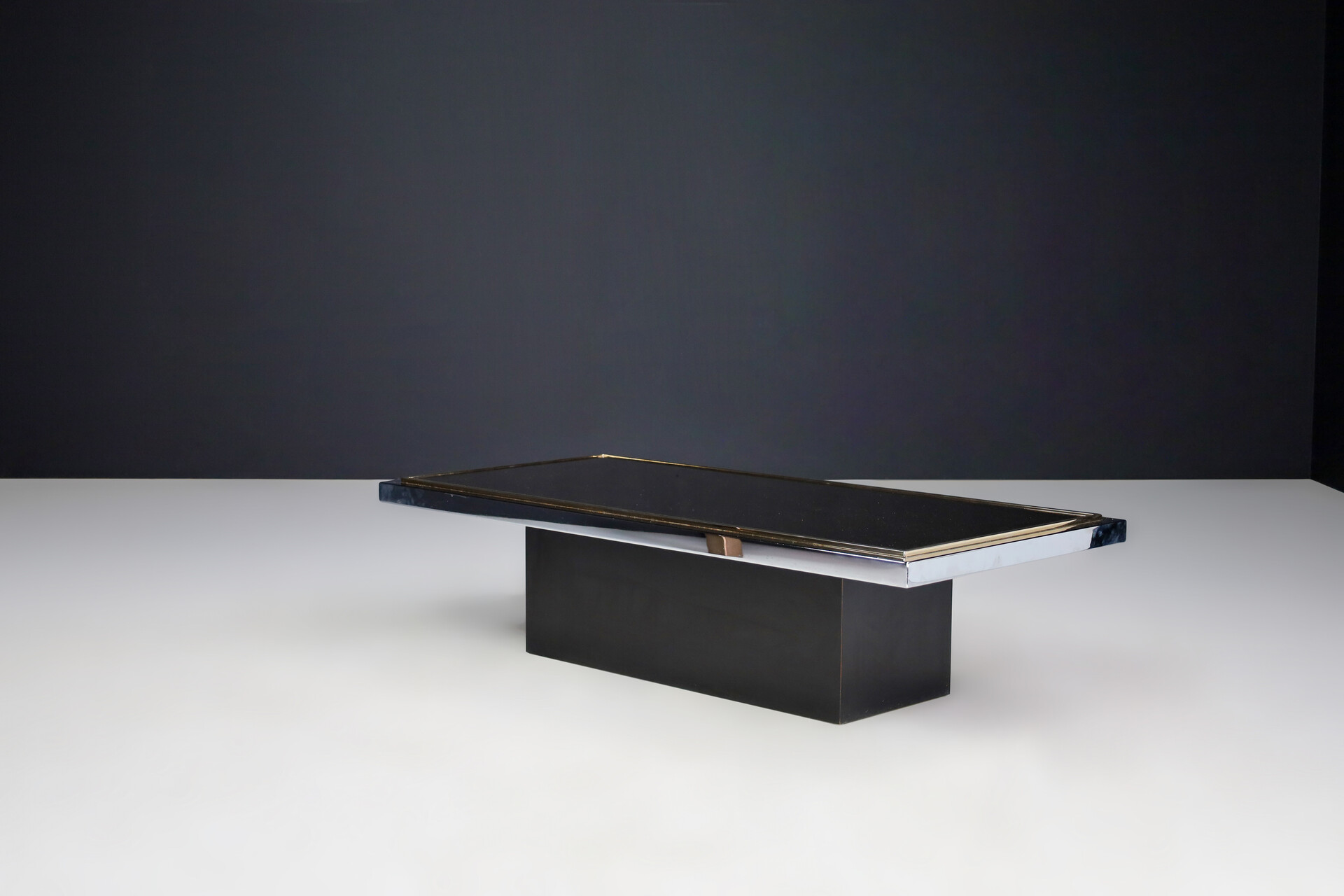 Mid century modern Roger Vanhevel mirrored coffee table,Belgium 1970s Late-20th century