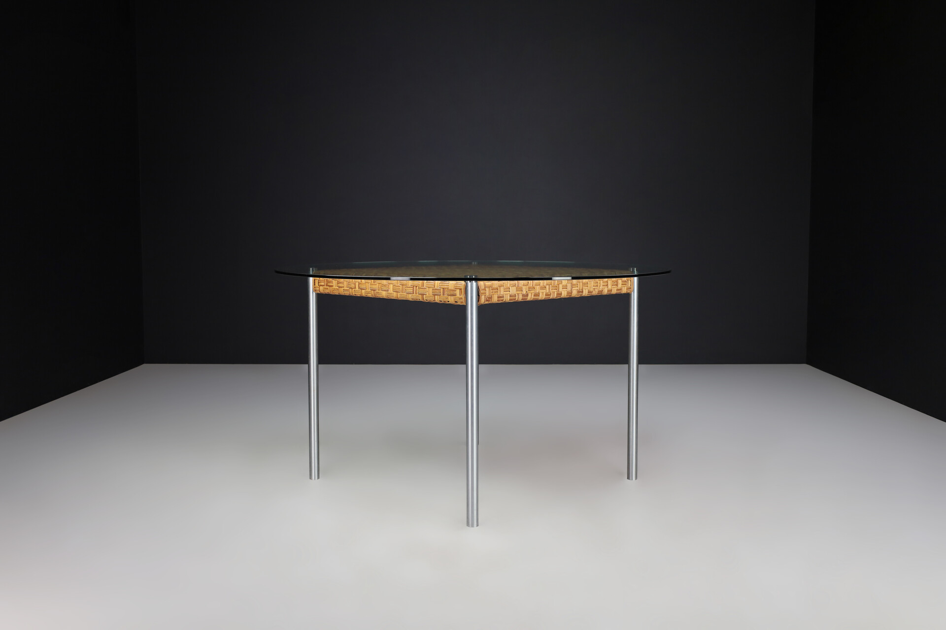 Mid century modern Round dining room table by Willem Hendrik Gispen For Gispen,The Netherlands Mid-20th century