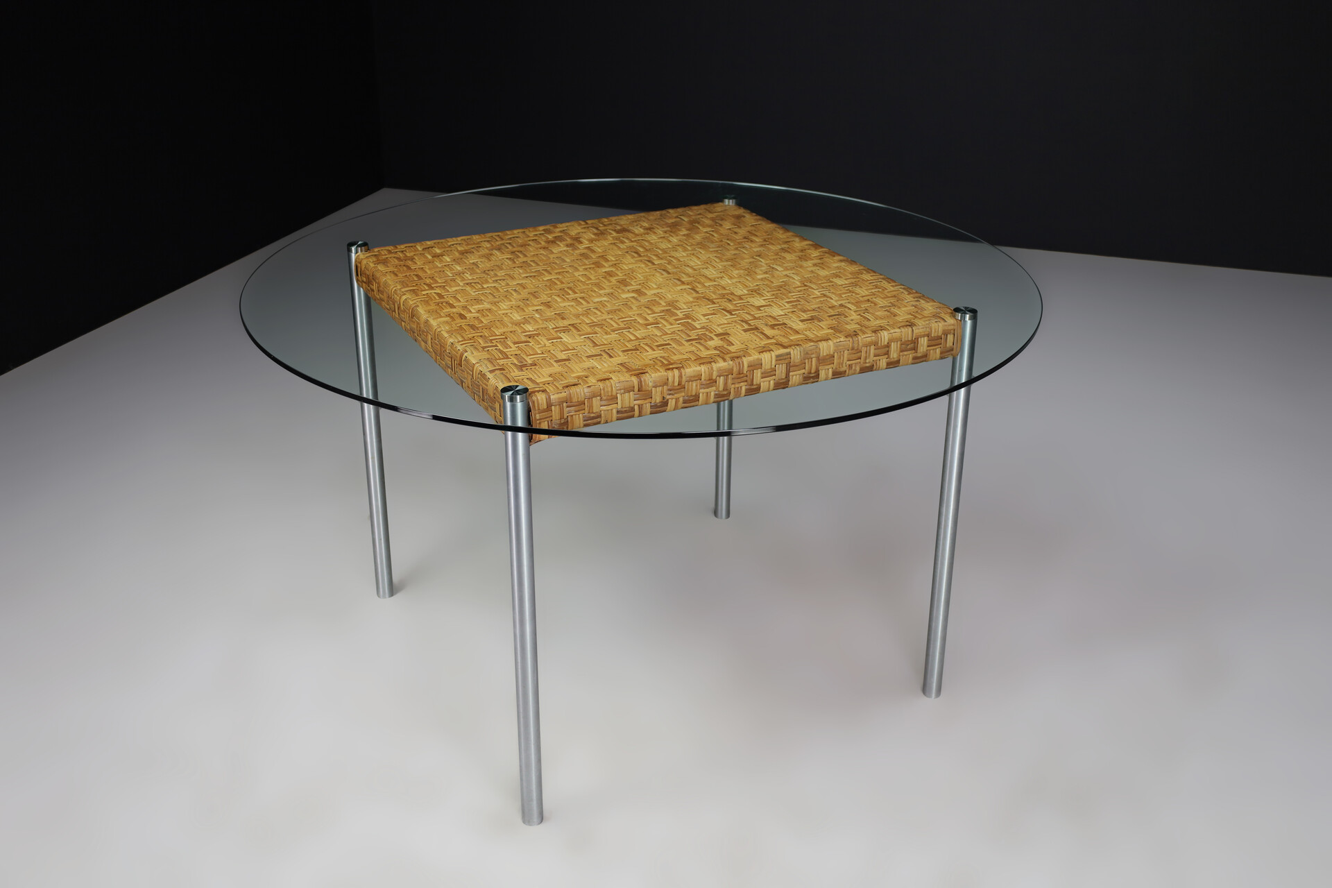 Mid century modern Round dining room table by Willem Hendrik Gispen For Gispen,The Netherlands Mid-20th century