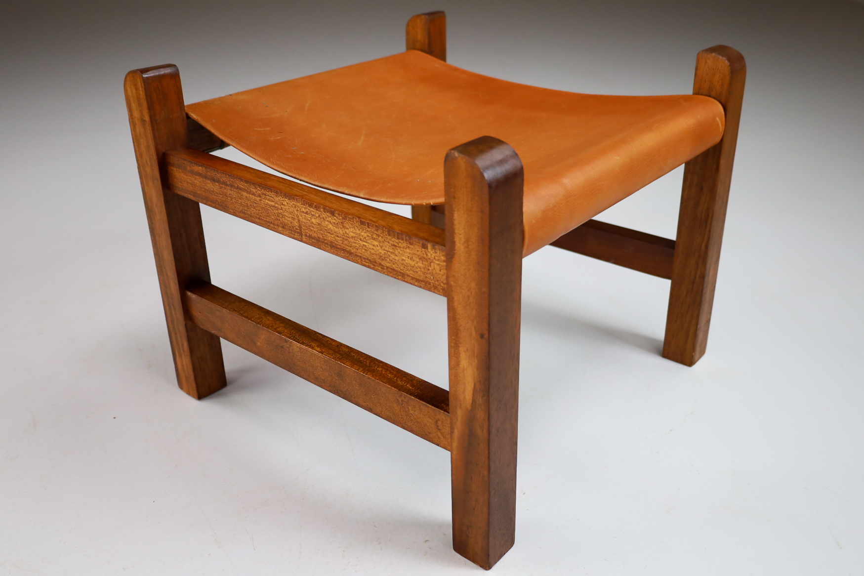 Mid century modern Safari Footrest / stool in Teak and leather, France 1960s Mid-20th century