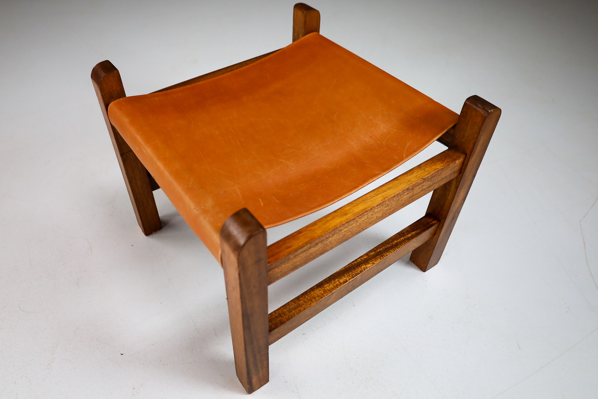 Mid century modern Safari Footrest / stool in Teak and leather, France 1960s Mid-20th century