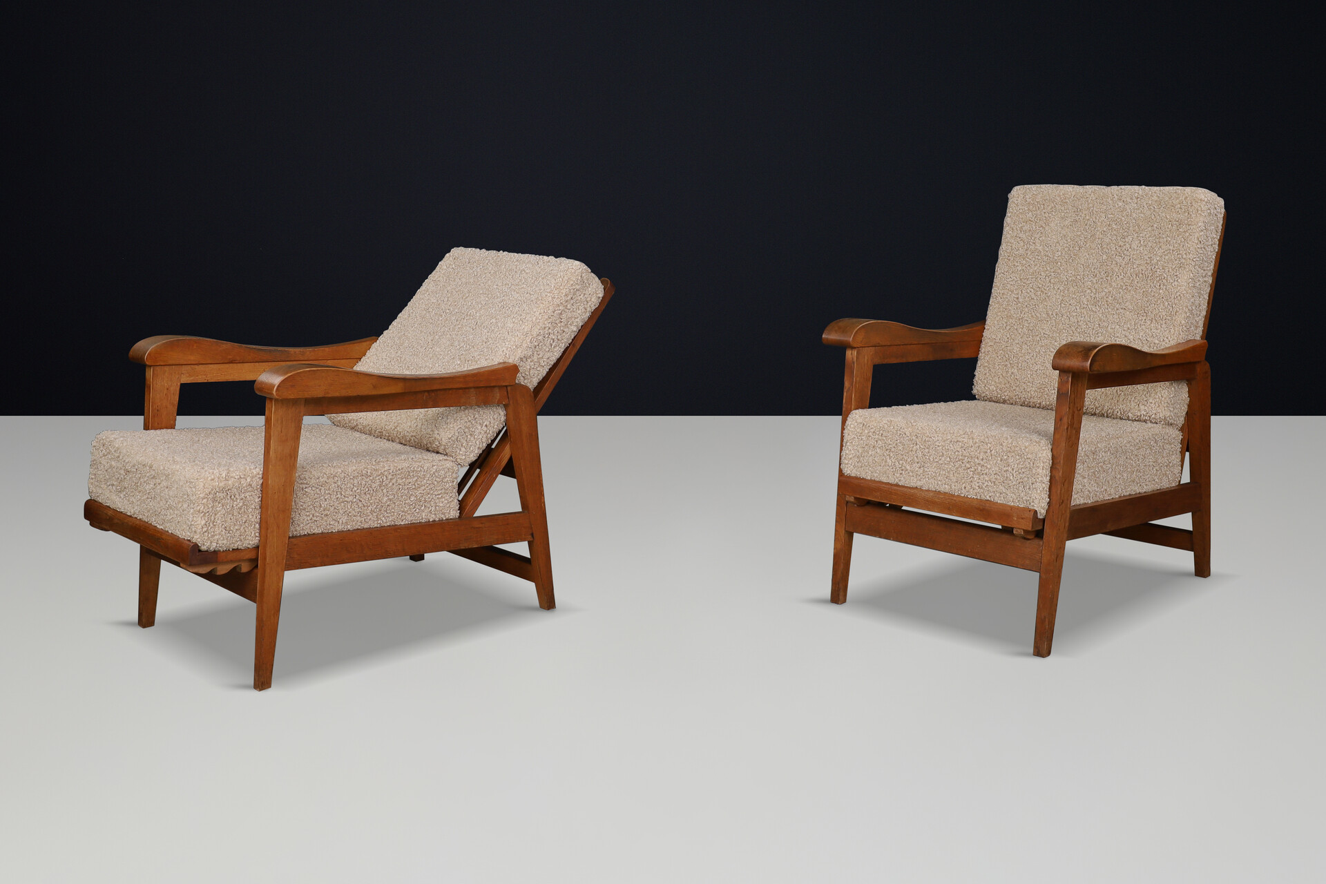 Mid century modern Sculptural adjustable lounge Chairs in oak and teddy upholstery, France 1940s Mid-20th century