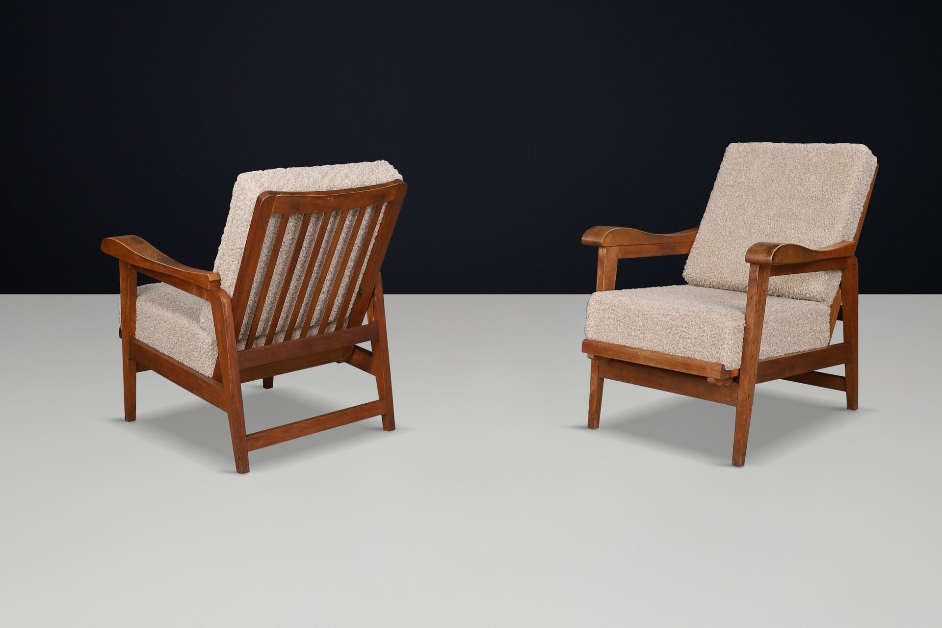 Mid century modern Sculptural adjustable lounge Chairs in oak and teddy upholstery, France 1940s Mid-20th century
