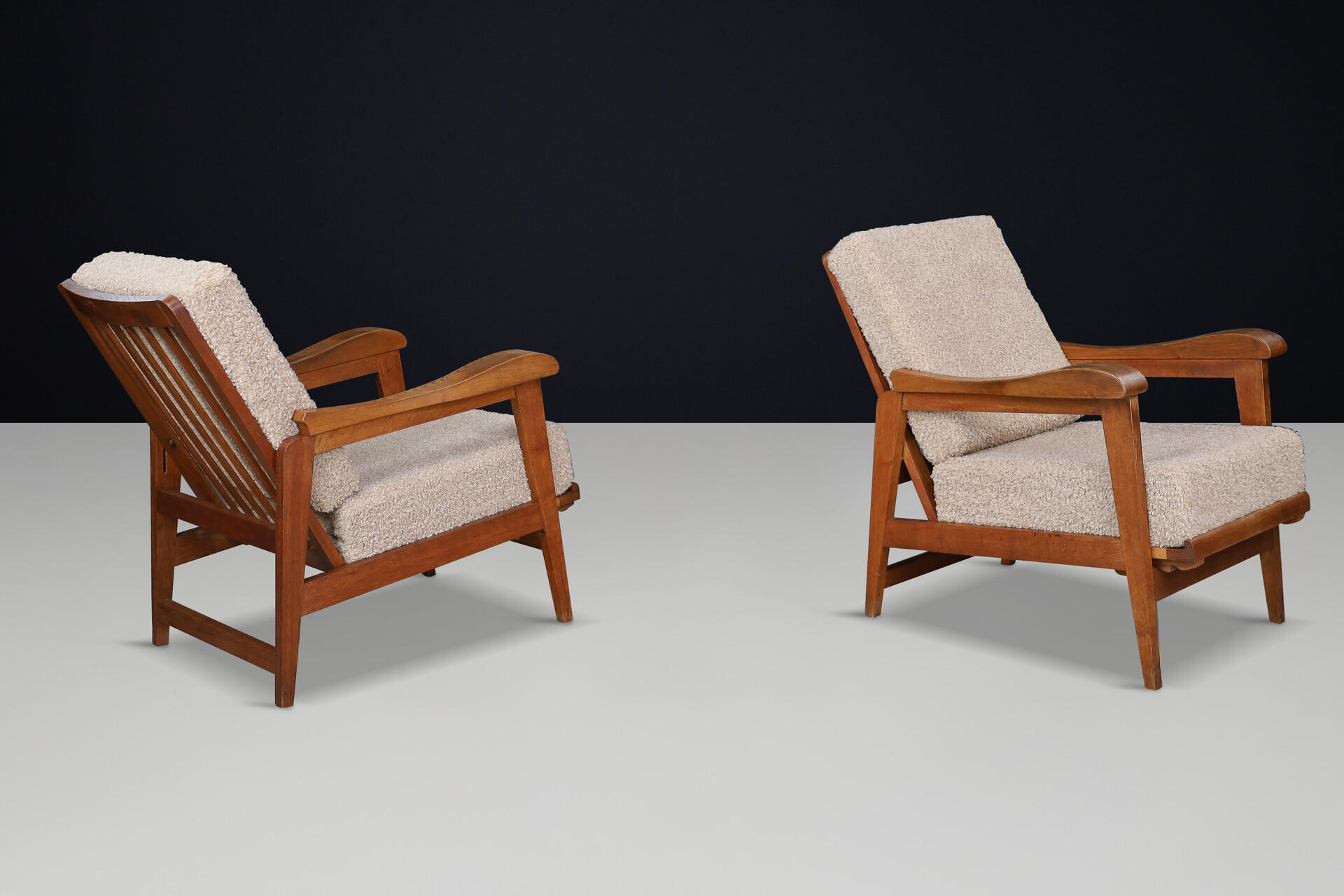 Mid century modern Sculptural adjustable lounge Chairs in oak and teddy upholstery, France 1940s Mid-20th century