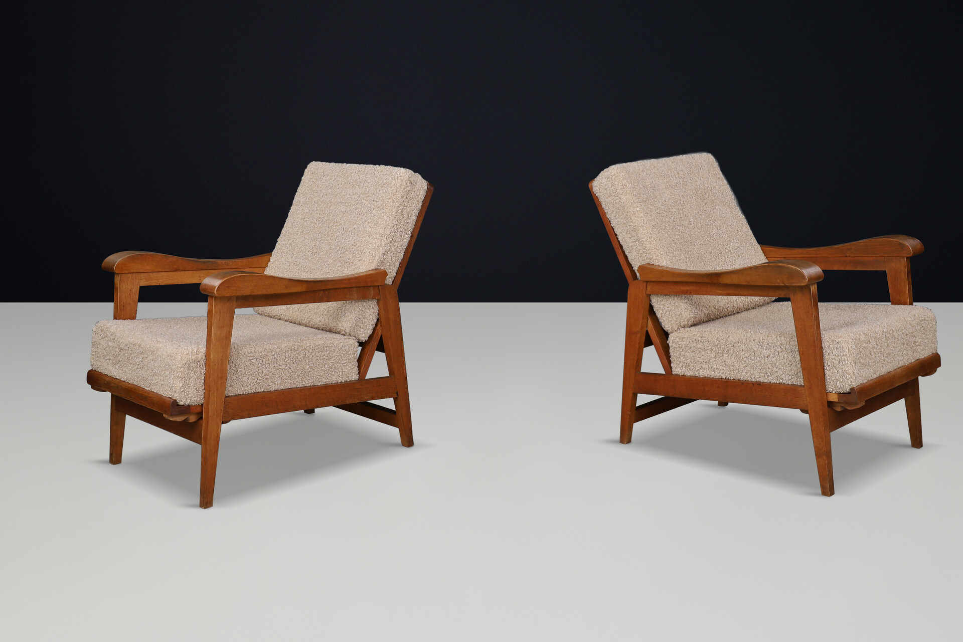 Mid century modern Sculptural adjustable lounge Chairs in oak and teddy upholstery, France 1940s Mid-20th century