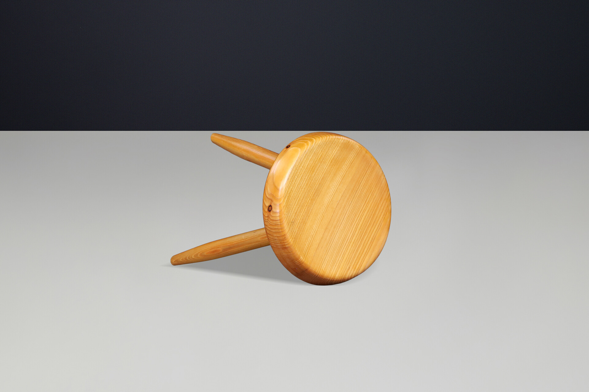 Mid century modern Sculptural Ash Stool in the Style of Charlotte Perriand “Berger”, France 1970s Late-20th century