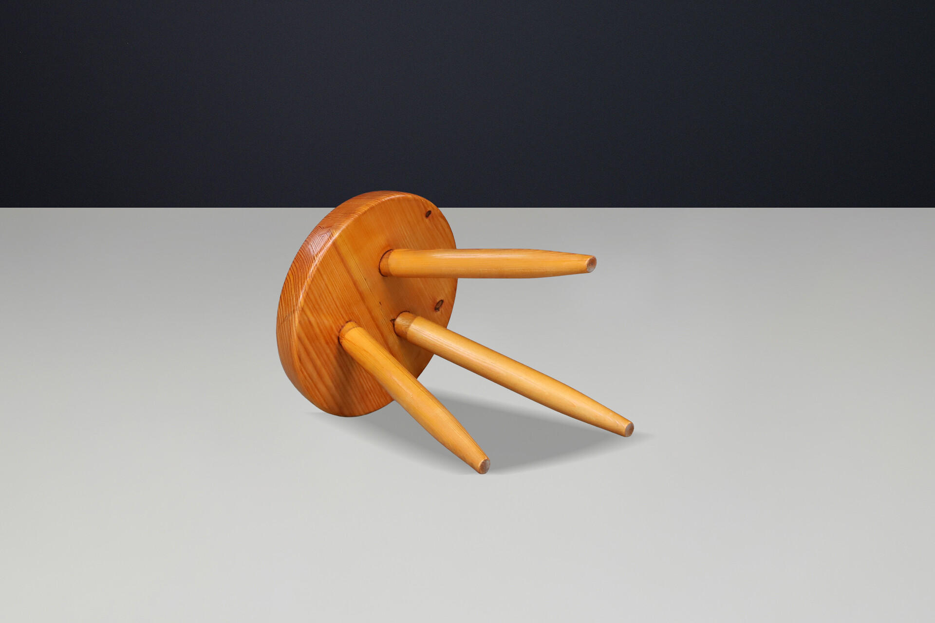 Mid century modern Sculptural Ash Stool in the Style of Charlotte Perriand “Berger”, France 1970s Late-20th century