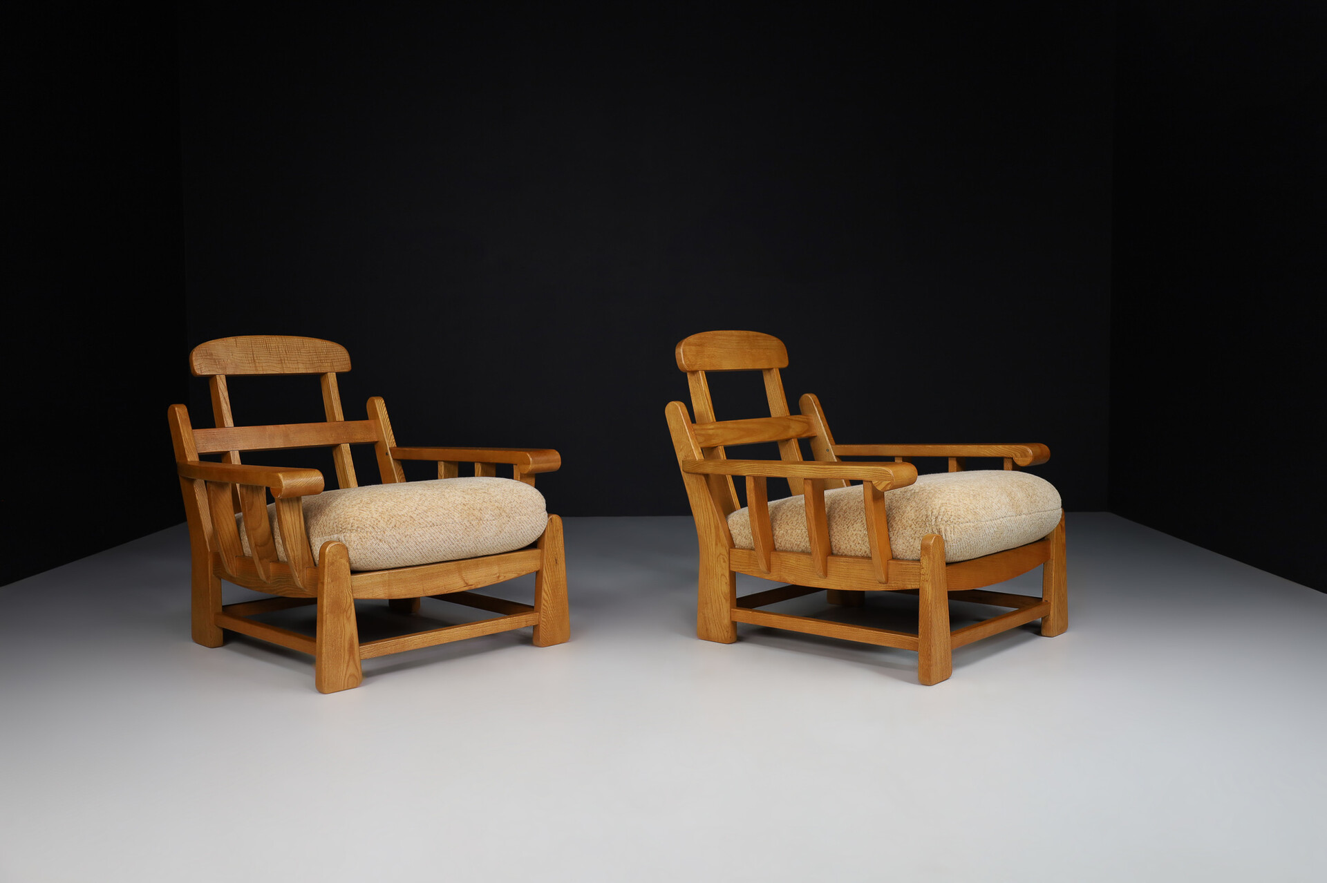 Mid century modern Sculptural Elm Lounge Chairs / Armchairs by Maison Regain, France 1970s Mid-20th century