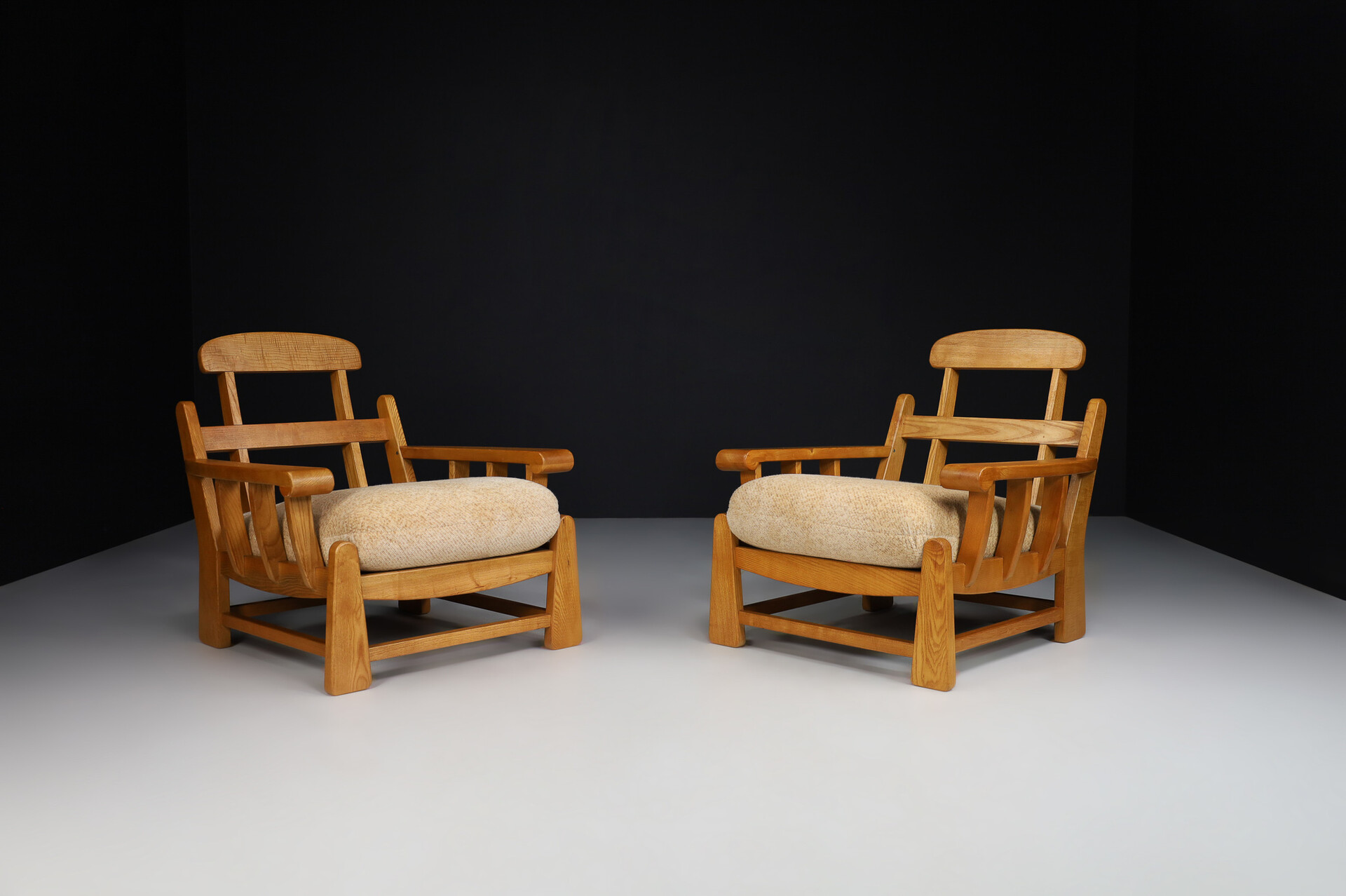 Mid century modern Sculptural Elm Lounge Chairs / Armchairs by Maison Regain, France 1970s Mid-20th century