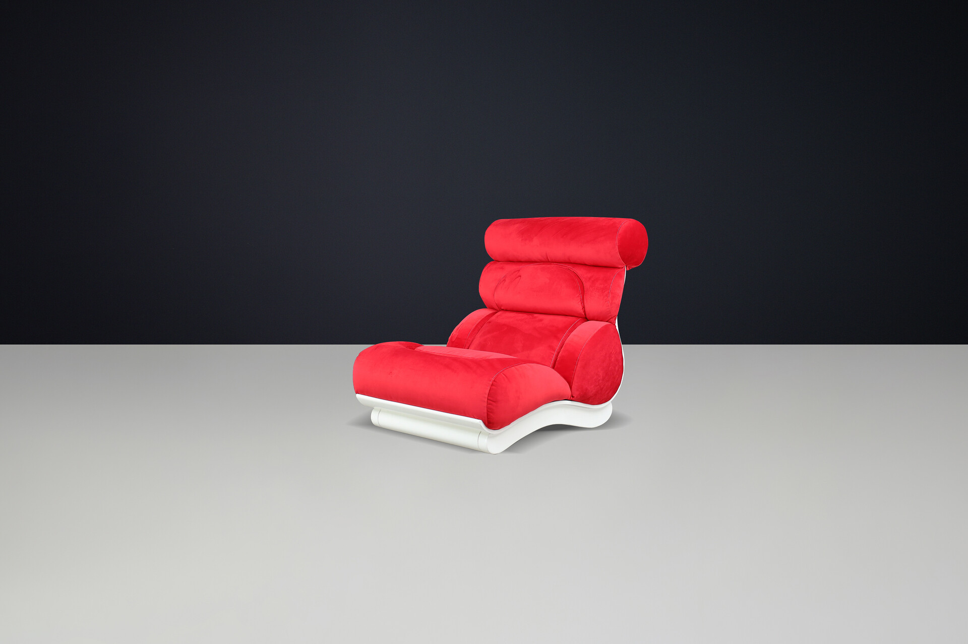 Mid century modern Sculptural Wave Lounge Chair in Original Red Velour with White Molded Base, 1970 Mid-20th century