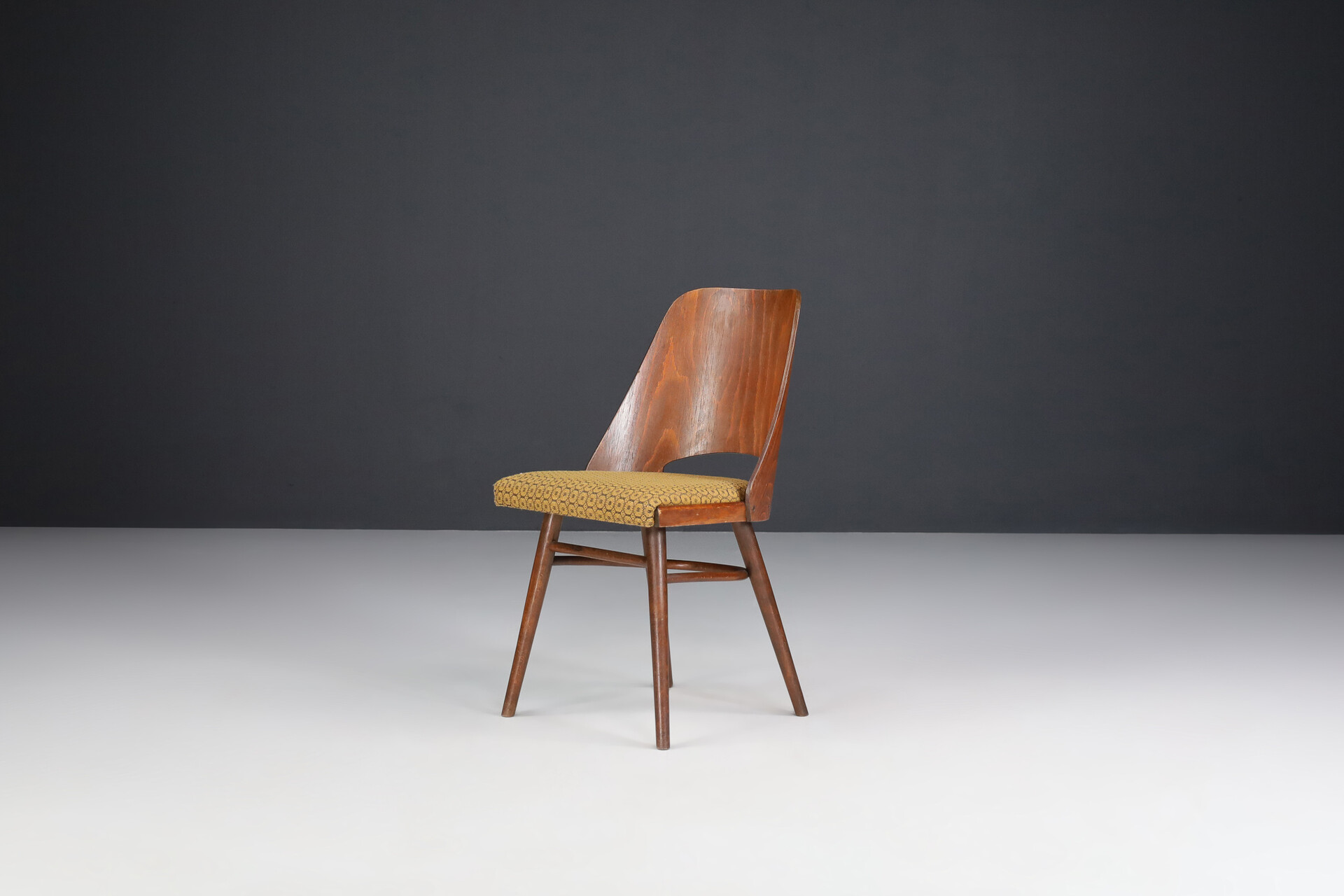 Mid century modern Set /13  Dining Chairs, Ton, Designed by Oswald Haerdtl, 1950s, Expo 58 Mid-20th century