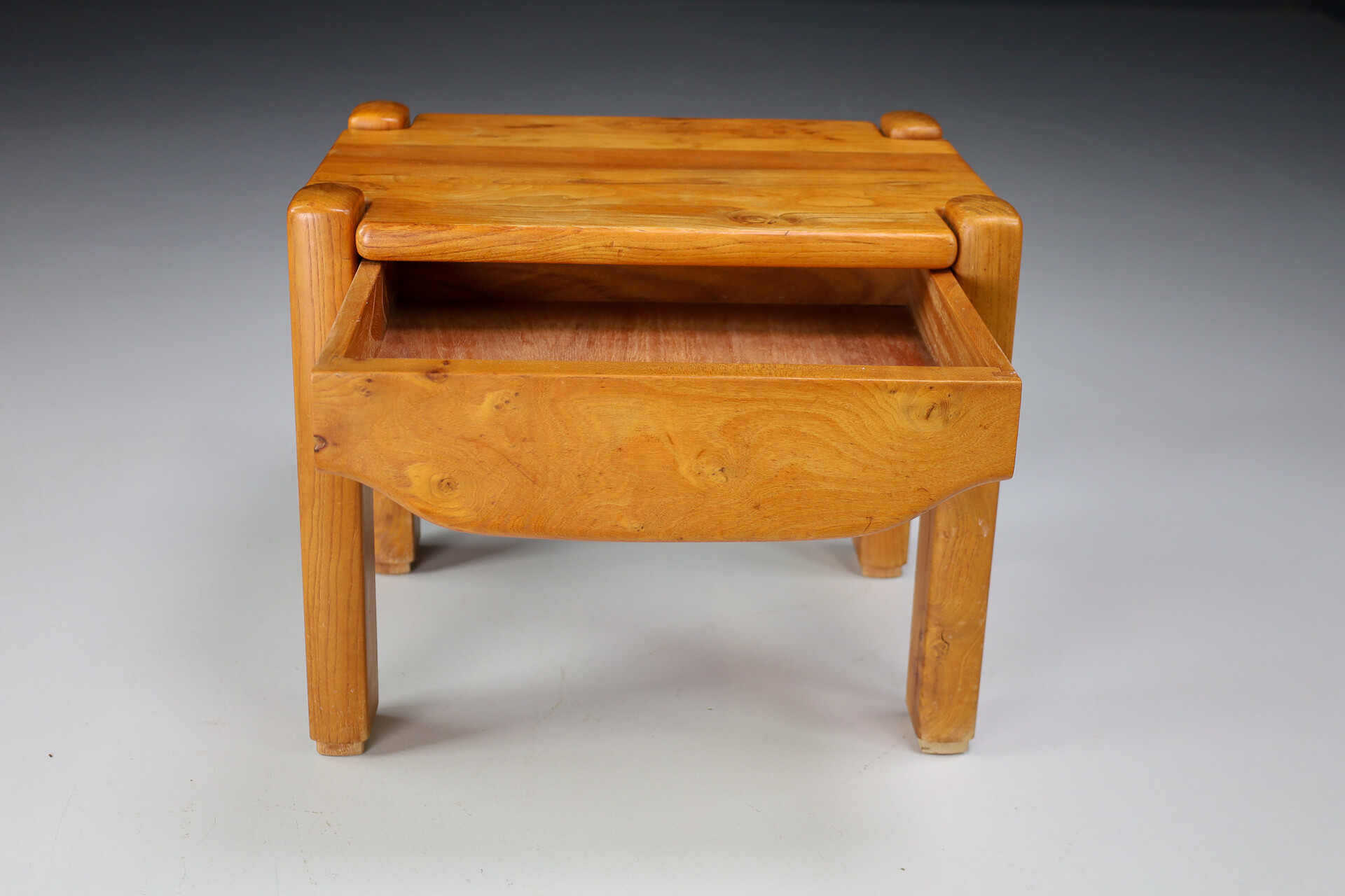 Mid century modern Side table in elm wood in the style of pierre chapo , France 1970s Late-20th century