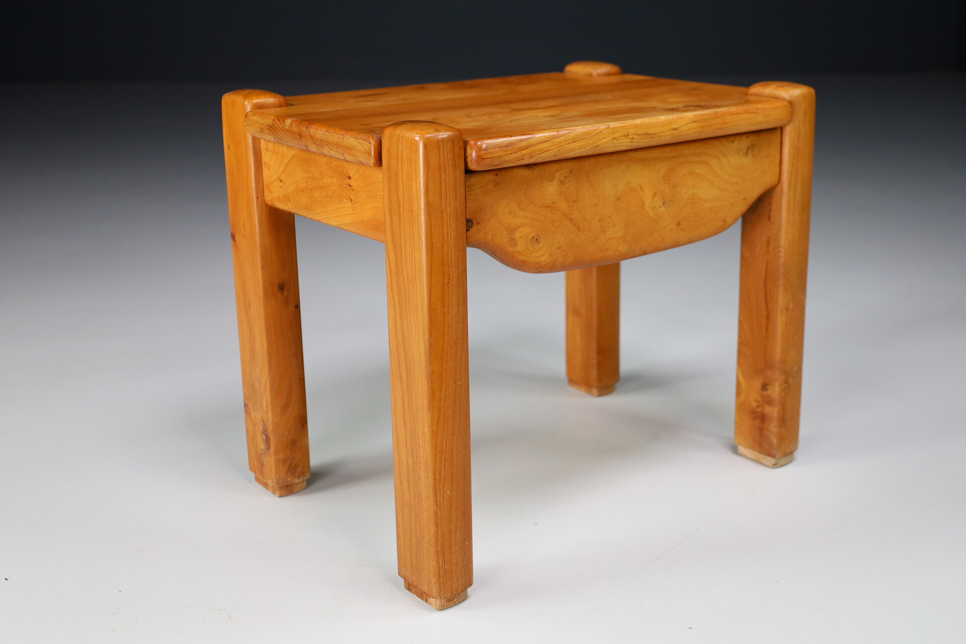 Mid century modern Side table in elm wood in the style of pierre chapo , France 1970s Late-20th century