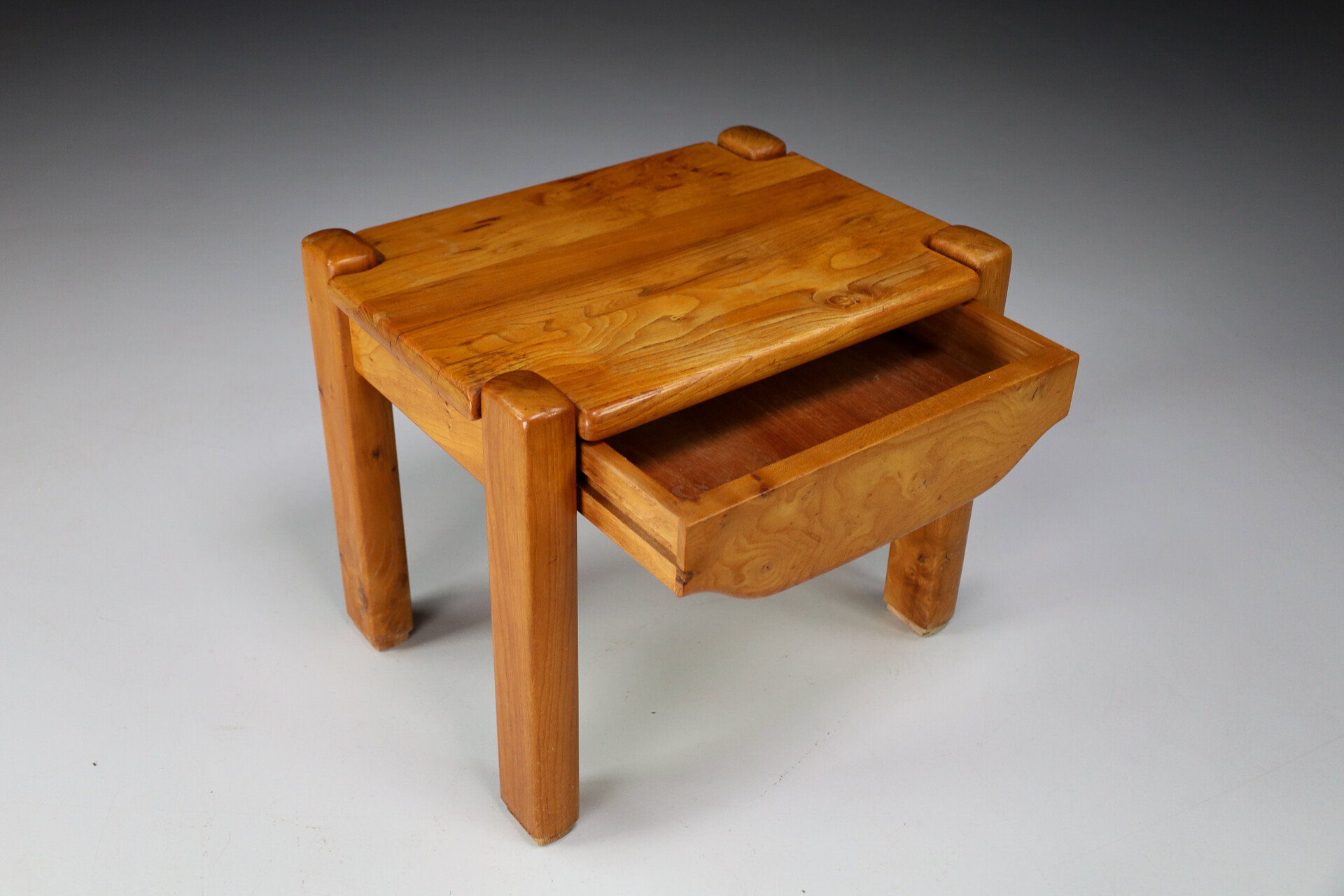Mid century modern Side table in elm wood in the style of pierre chapo , France 1970s Late-20th century