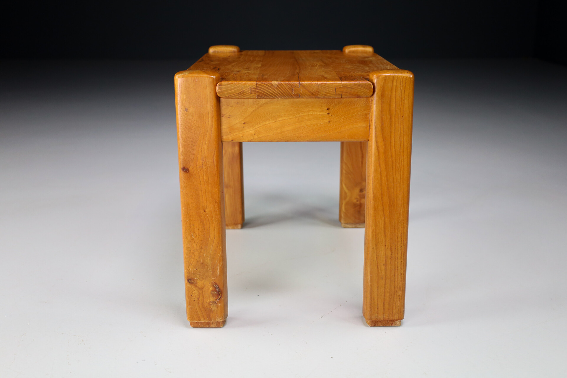 Mid century modern Side table in elm wood in the style of pierre chapo , France 1970s Late-20th century