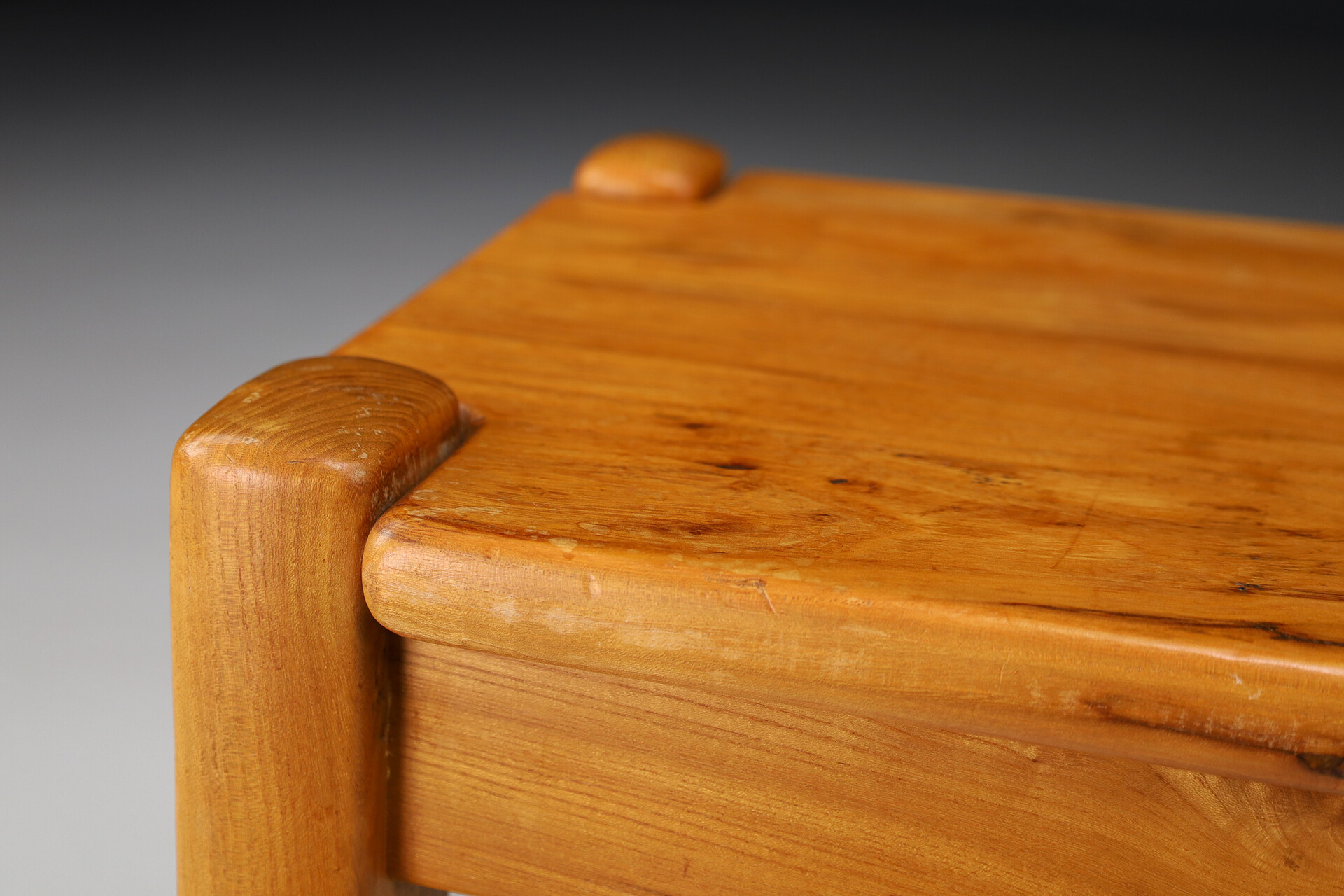 Mid century modern Side table in elm wood in the style of pierre chapo , France 1970s Late-20th century