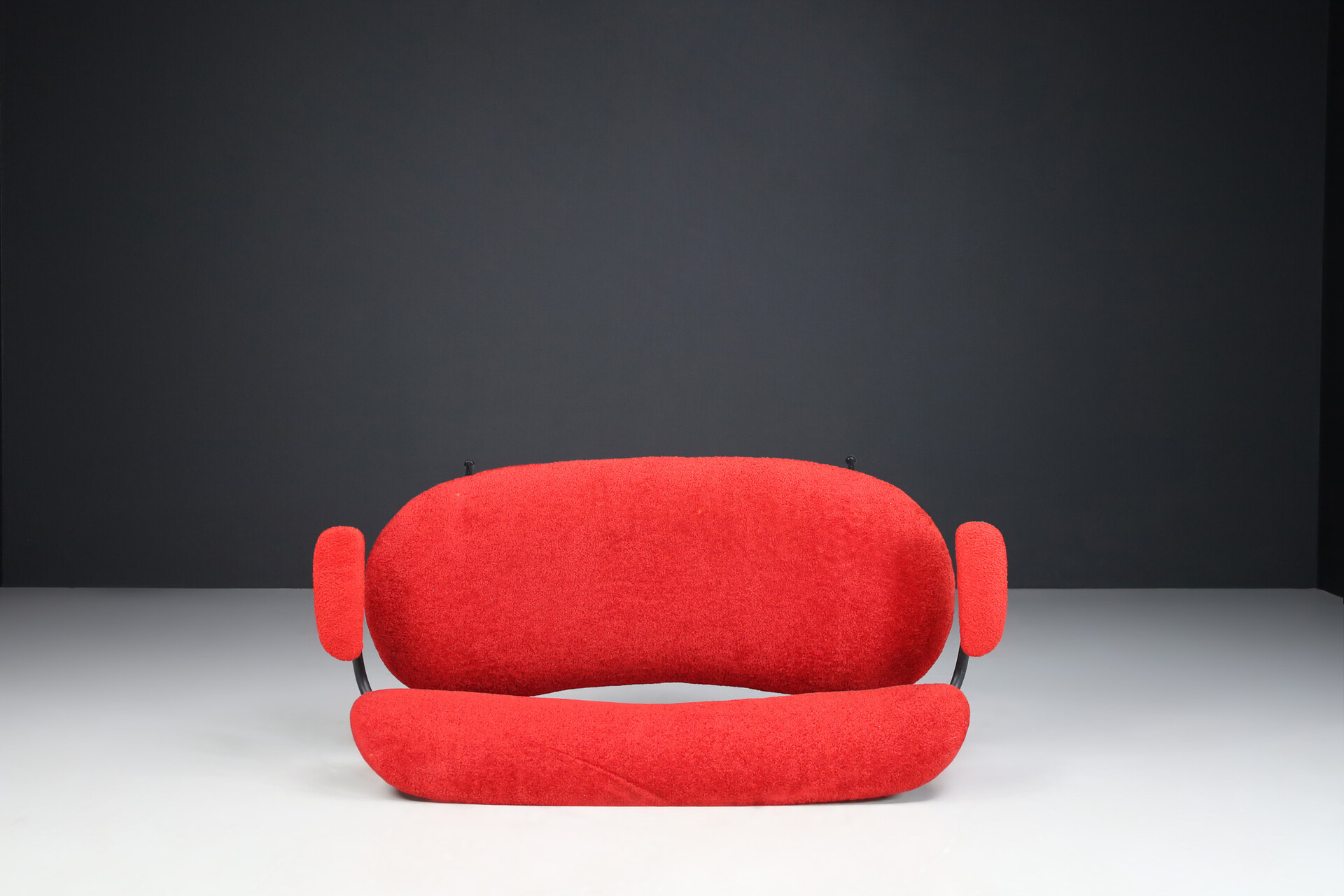 Mid century modern Sofa / bench by Gastone Rinaldi with original red teddy fabric , Italy 1960s Mid-20th century