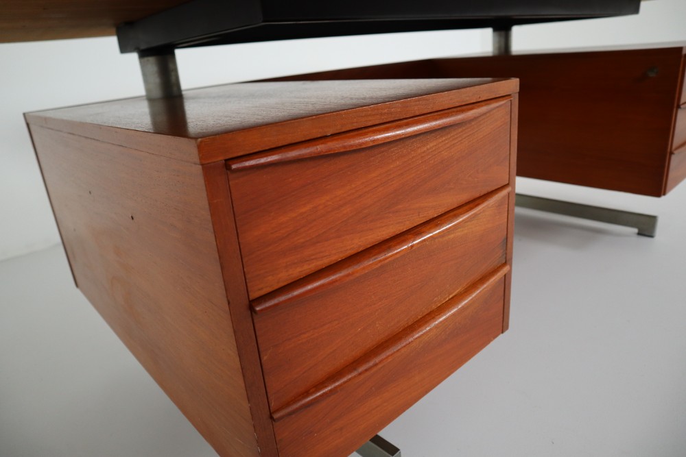 Mid century modern Steel,Teak Large Teak Desk Mid-20th century