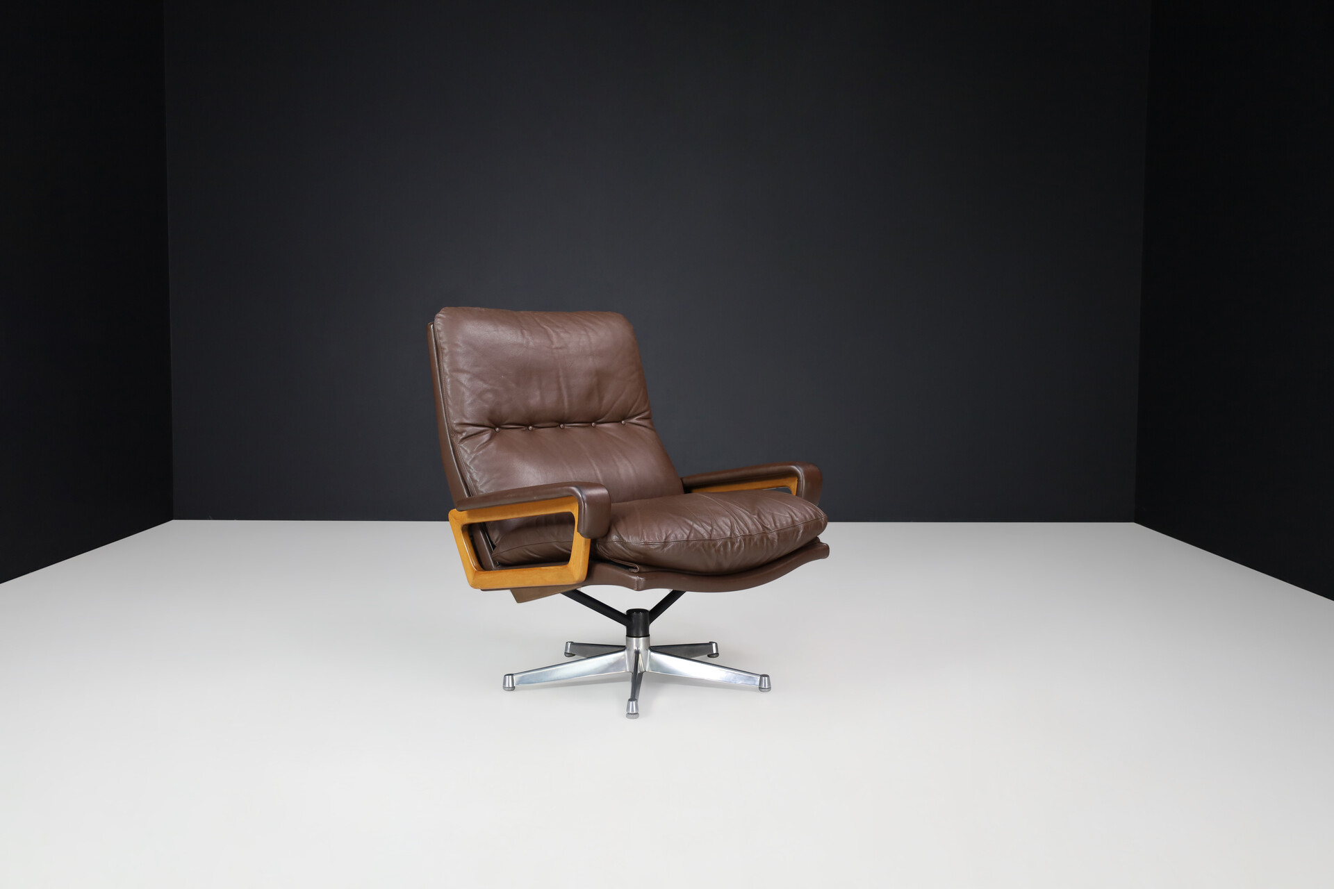 Mid century modern Strassle 