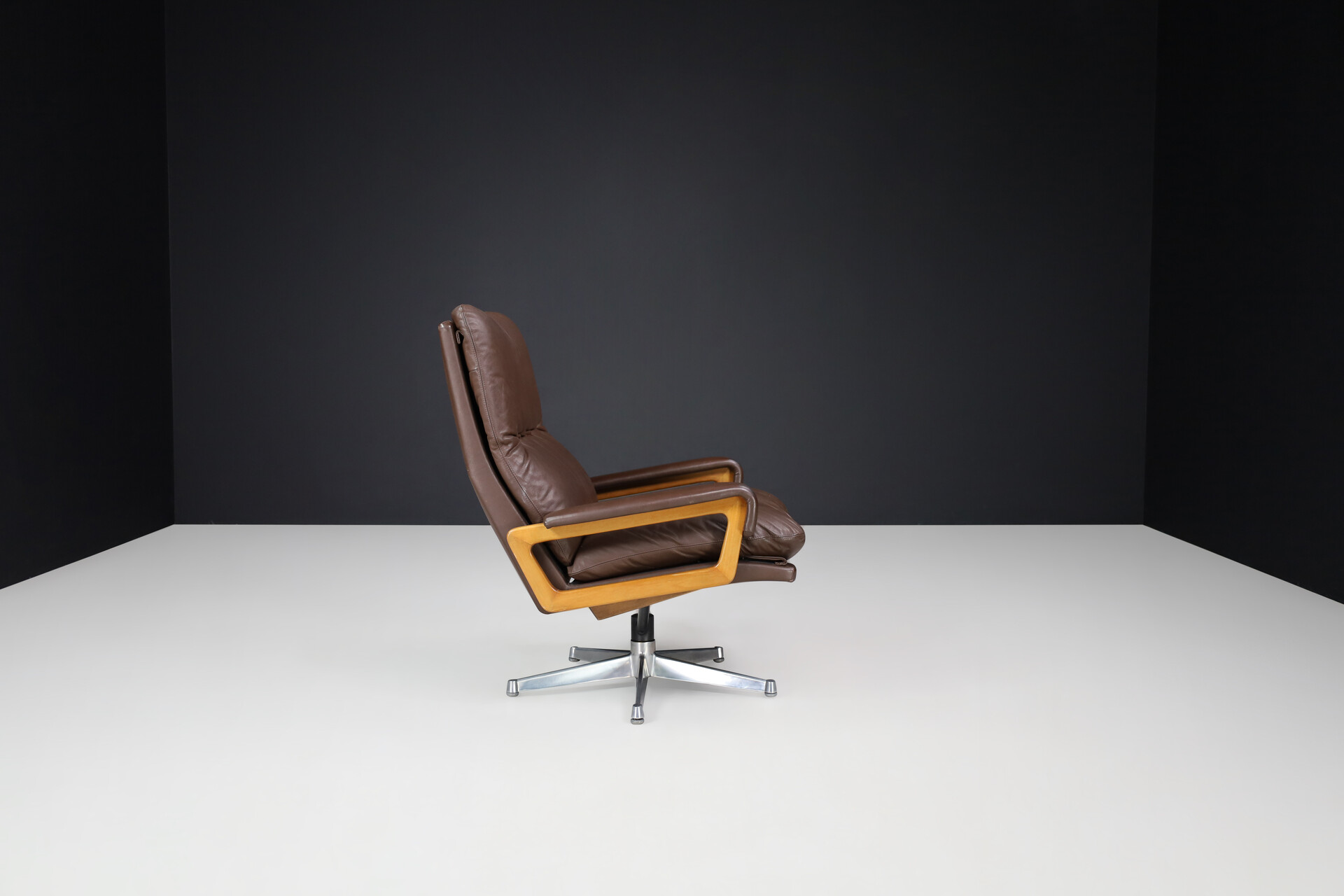 Mid century modern Strassle 