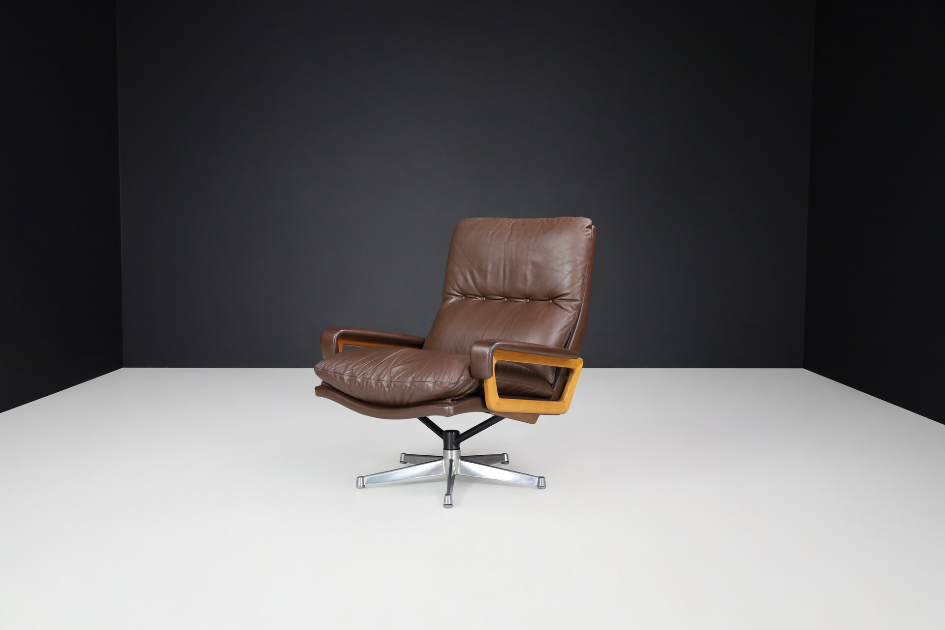 Mid century modern Strassle 