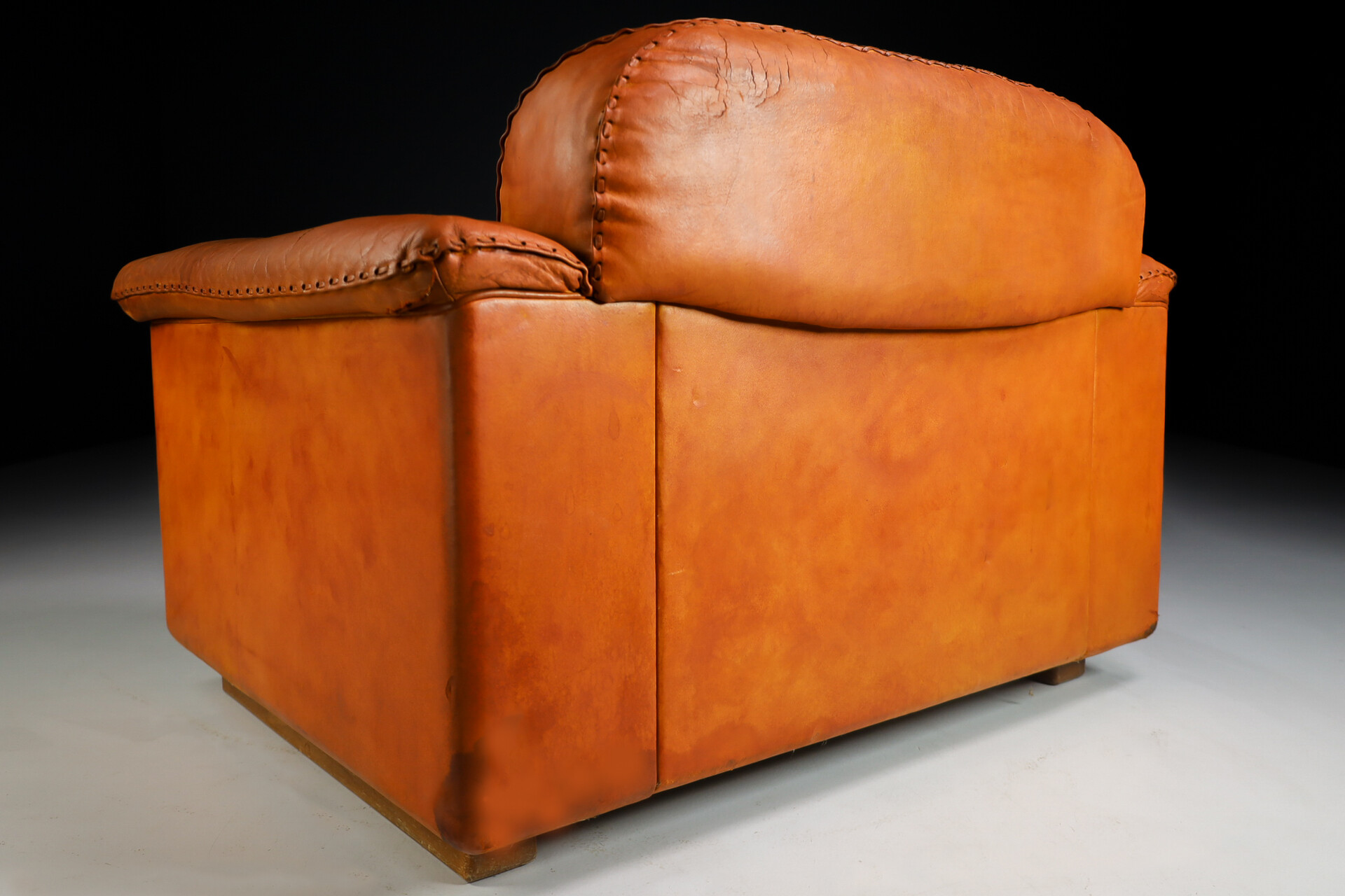 Mid century modern Strong  Patinated Leather Lounge Chair De Sede DS 101 Switzerland 1960s Mid-20th century