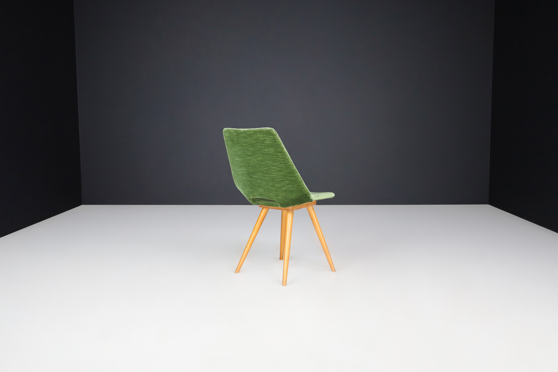 Mid century modern Thonet Dining room chairs in green velvet, Austria 1950s Mid-20th century