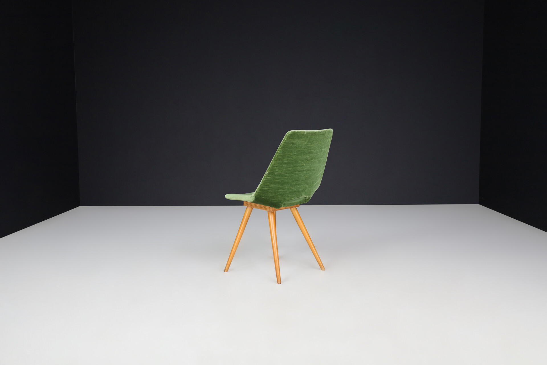 Mid century modern Thonet Dining room chairs in green velvet, Austria 1950s Mid-20th century