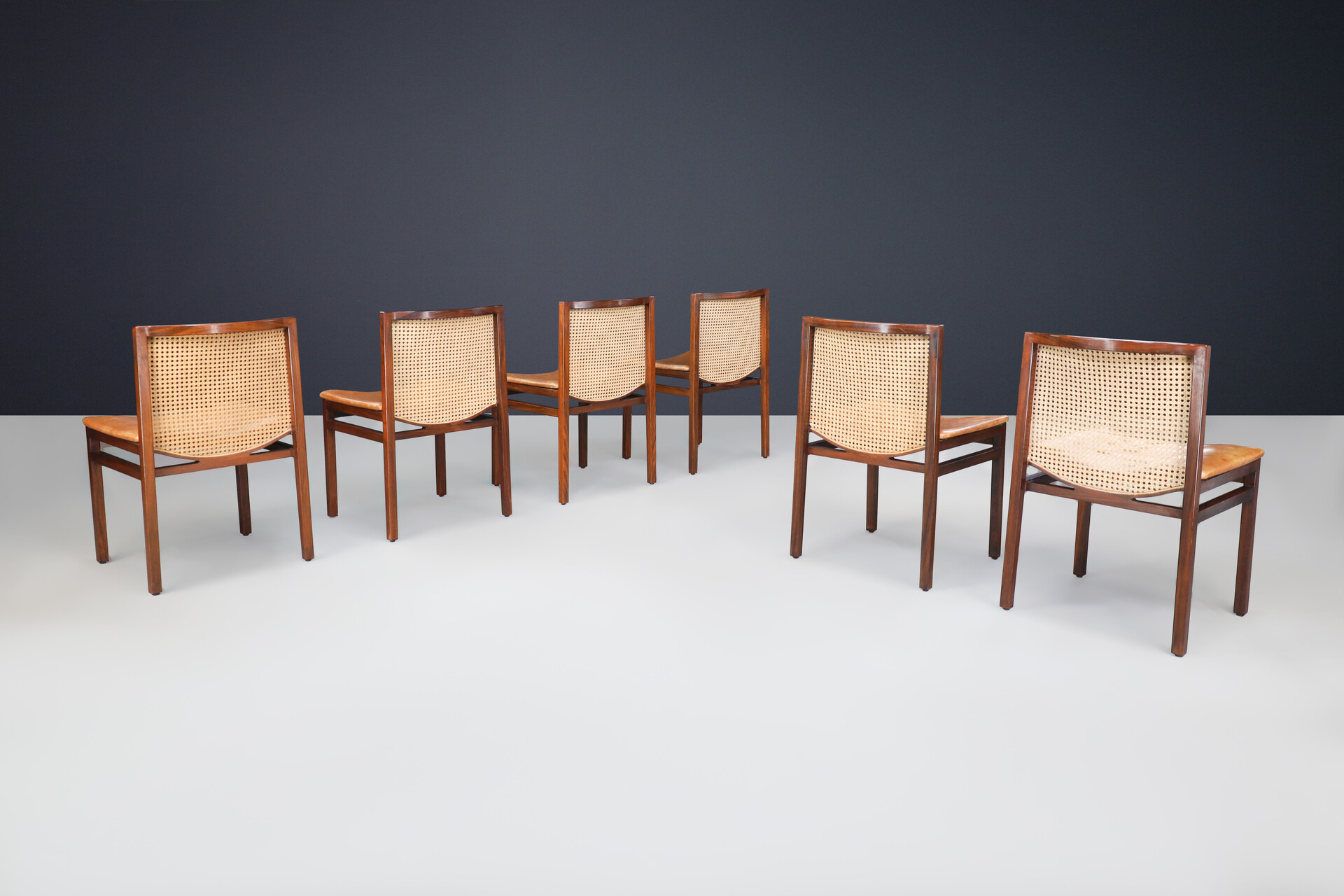 Mid century modern Tito Agnoli Dining room chairs in patinated leather and hardwood, Italy 1960s Mid-20th century