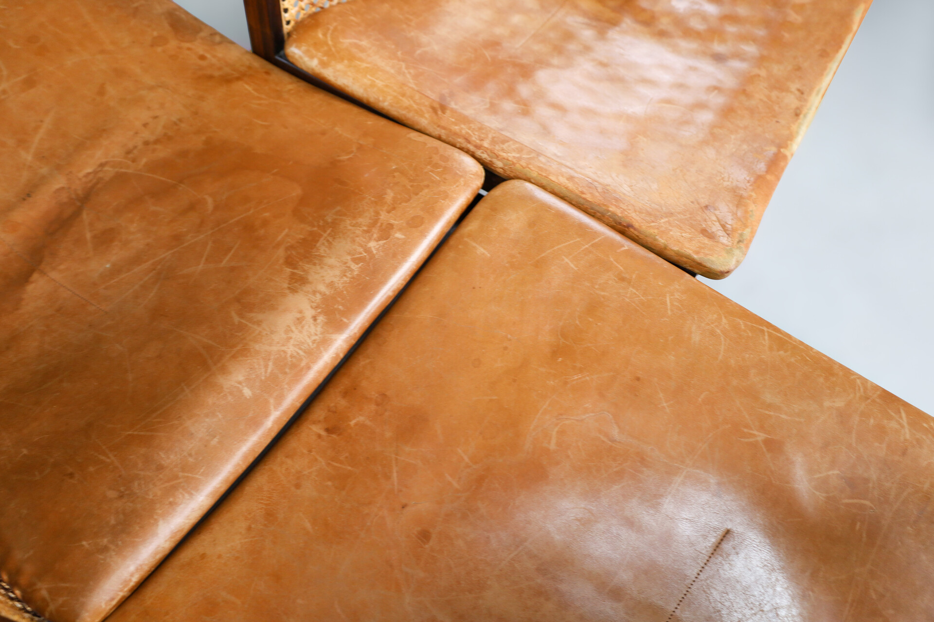 Mid century modern Tito Agnoli Dining room chairs in patinated leather and hardwood, Italy 1960s Mid-20th century