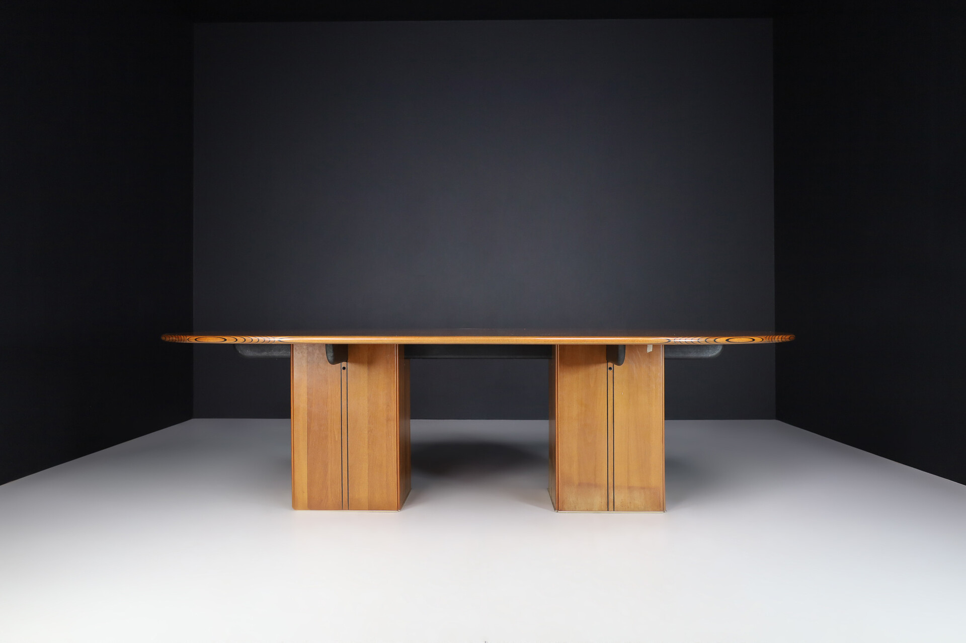 Mid century modern Tobia Scarpa Africa Dining/Conference Table by Maxalto, Italy, 1970 Late-20th century