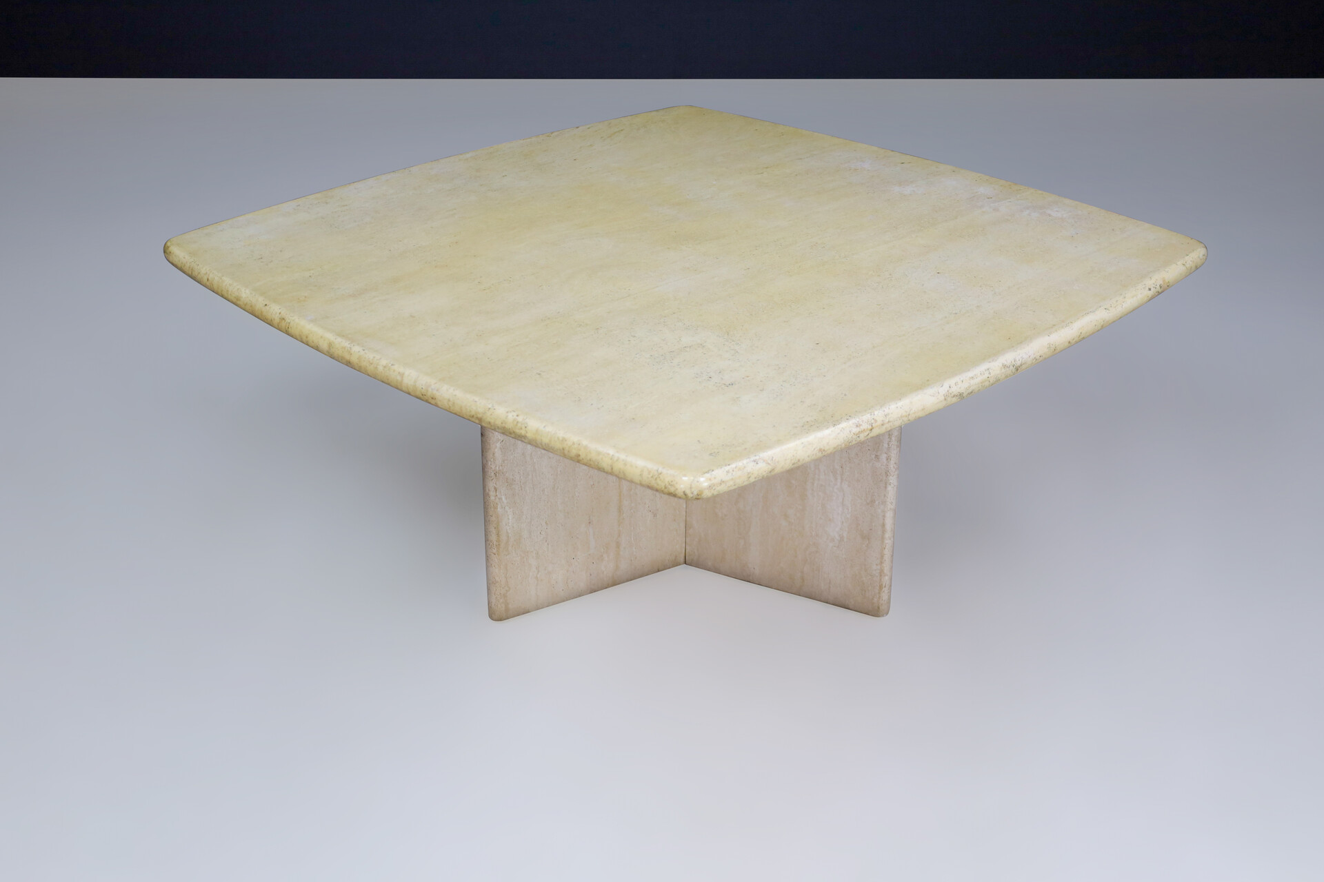 Mid century modern Travertin Coffee or living room Table, Italy 1970s 21 th century