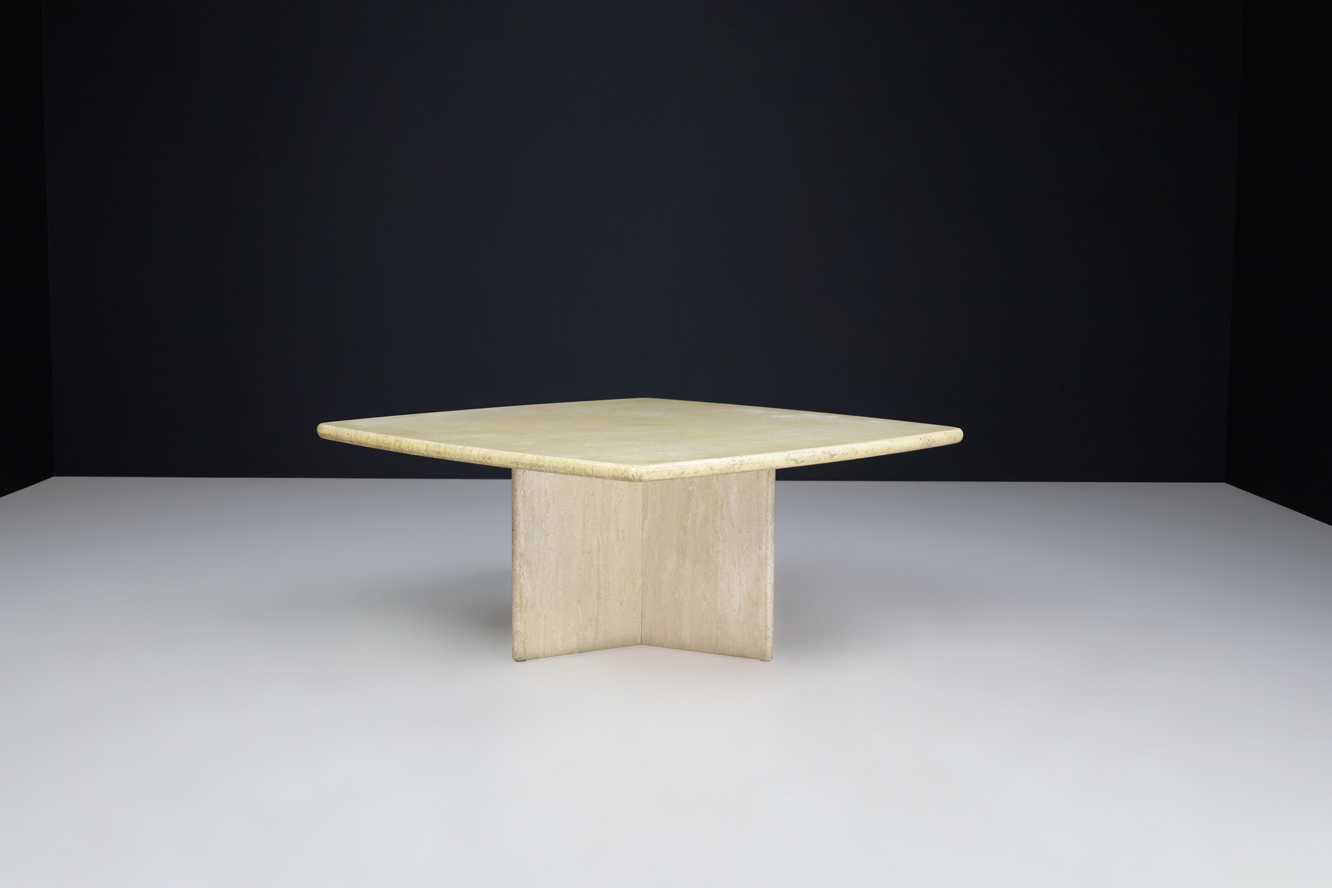 Mid century modern Travertin Coffee or living room Table, Italy 1970s 21 th century