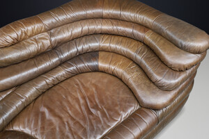 Mid century modern Ubald Klug for De Sede — DS-1025 “Terrazza” Sofa in Patinated Leather, 1970s Late-20th century