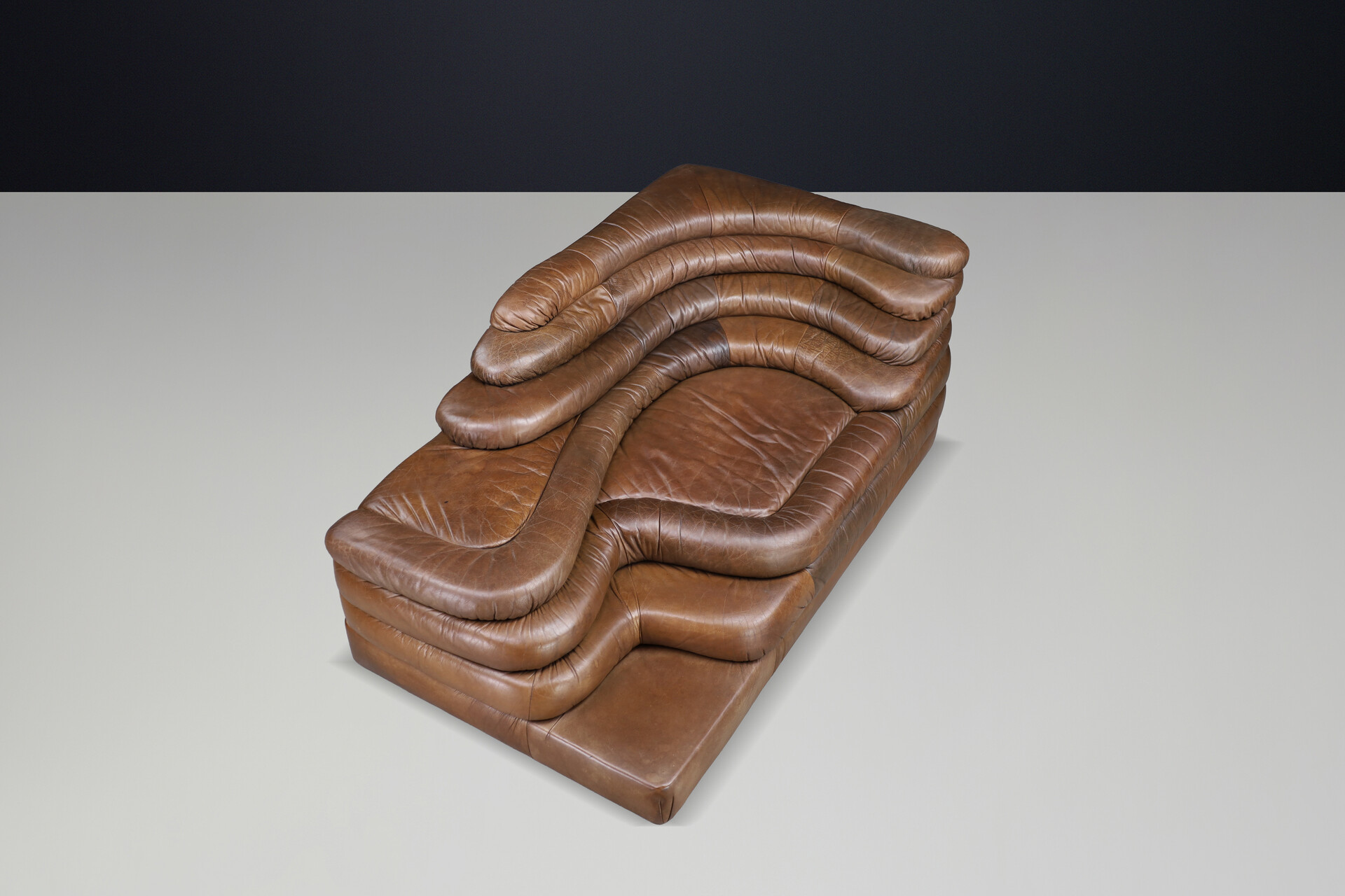 Mid century modern Ubald Klug for De Sede — DS-1025 “Terrazza” Sofa in Patinated Leather, 1970s Late-20th century