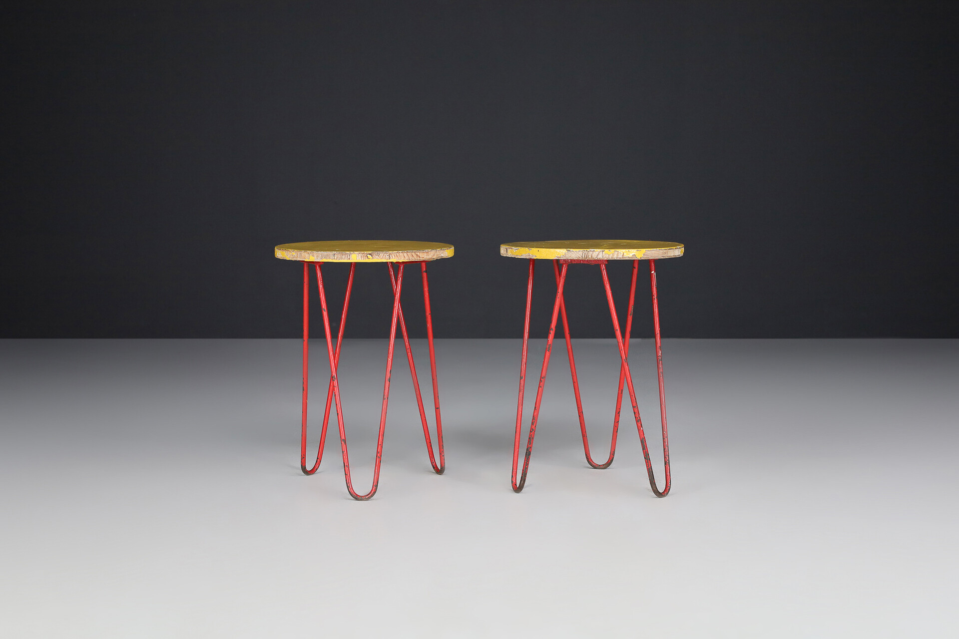 Mid century modern Vintage hairpin stools in patinated metal and wood , France 1960s Mid-20th century