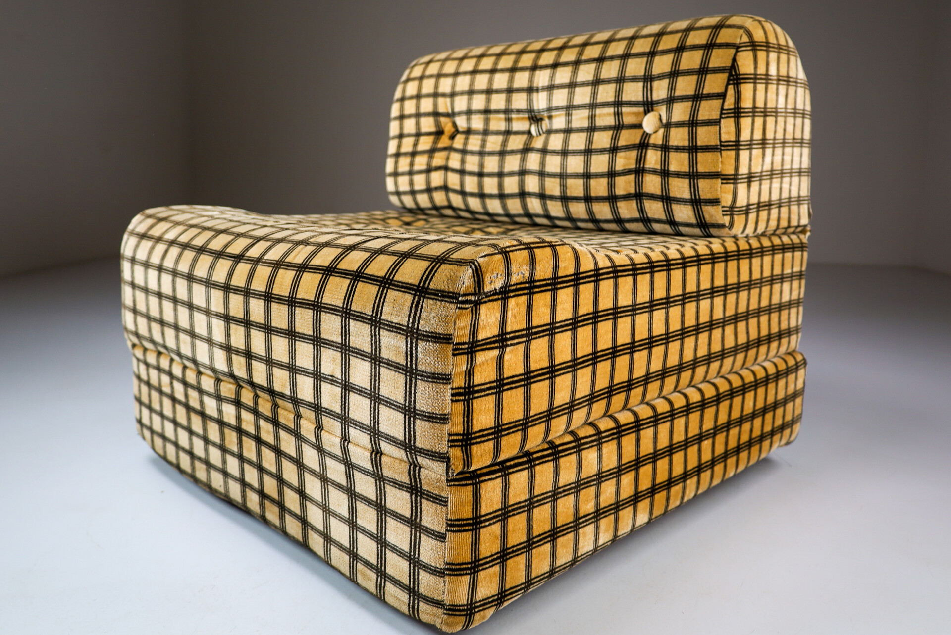 Mid century modern / Vintage Lounge chair / bed ,Italy 1960s Mid-20th century