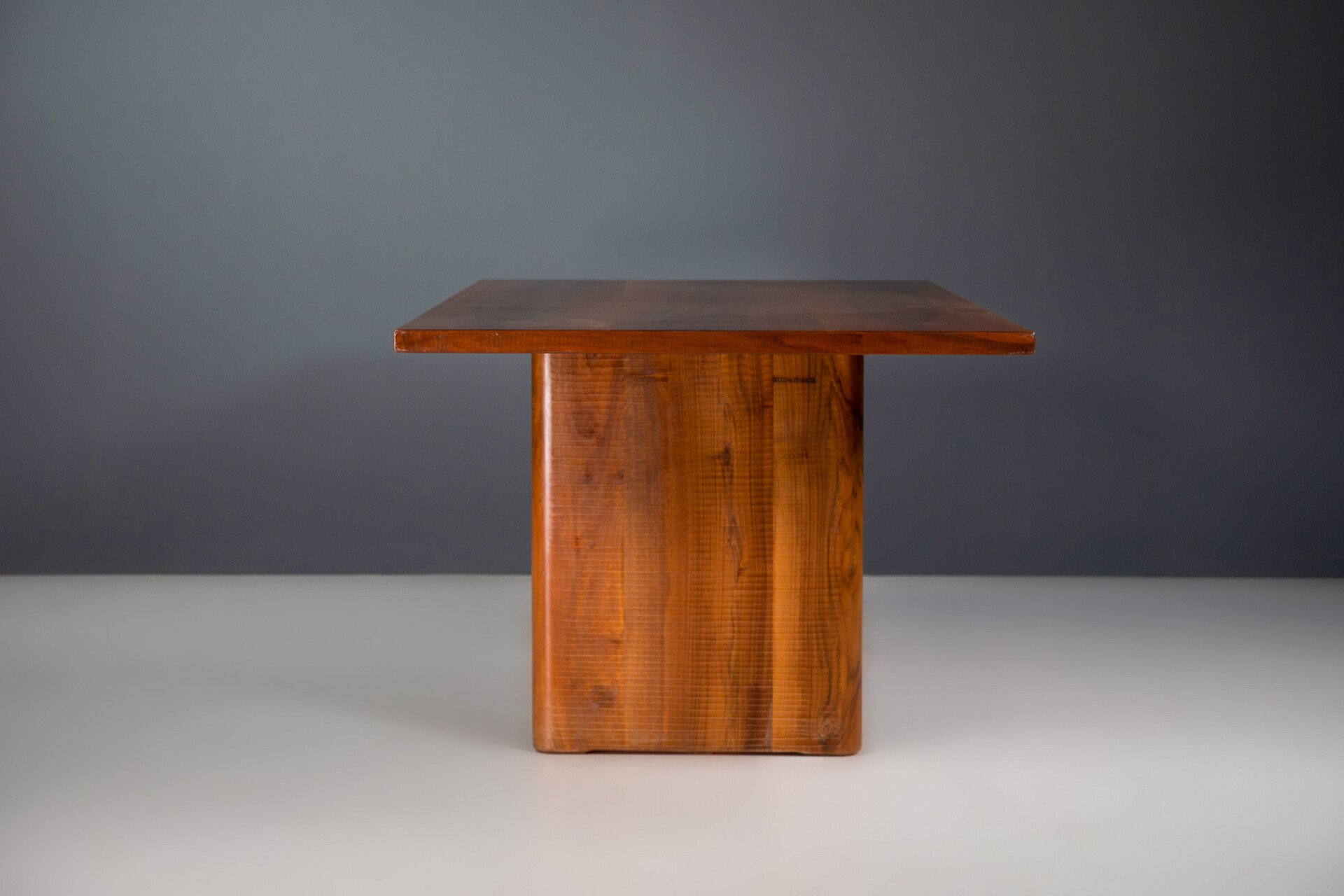 Mid century modern Walnut Dining Room Table / Desk by Giuseppe Rivadossi for Officina Rivadossi, 1970s Late-20th century