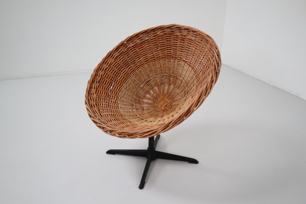 Mid century modern Wicker 6 x Mid-Century French Wicker Turning Chair Mid-20th century