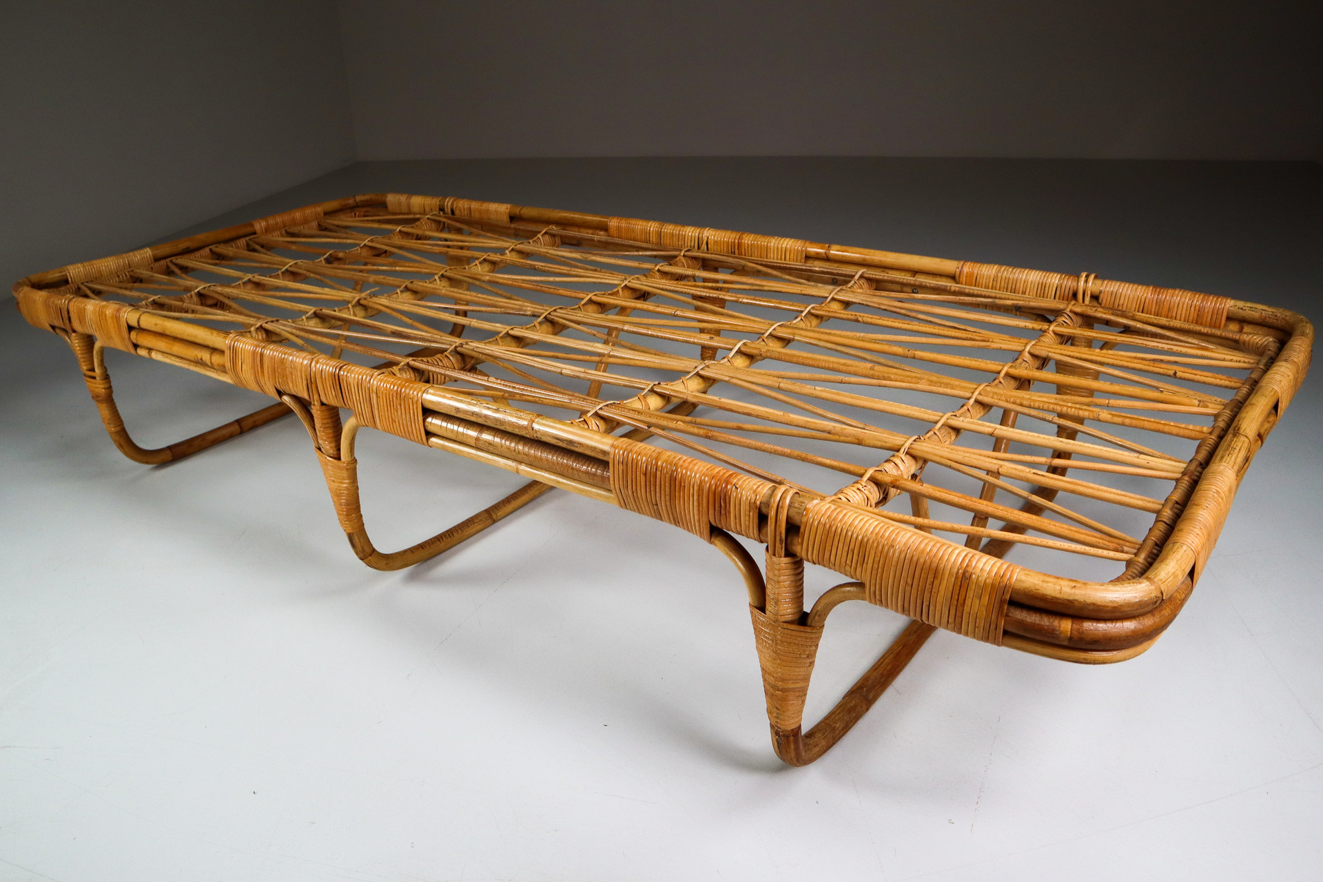 Mid century modern Wicker and Bamboo Daybed France 1960s Mid-20th century