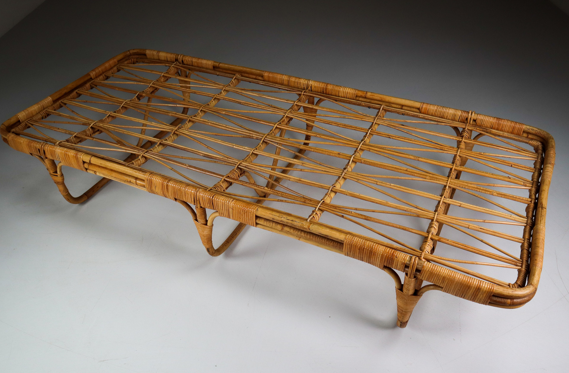 Mid century modern Wicker and Bamboo Daybed France 1960s Mid-20th century