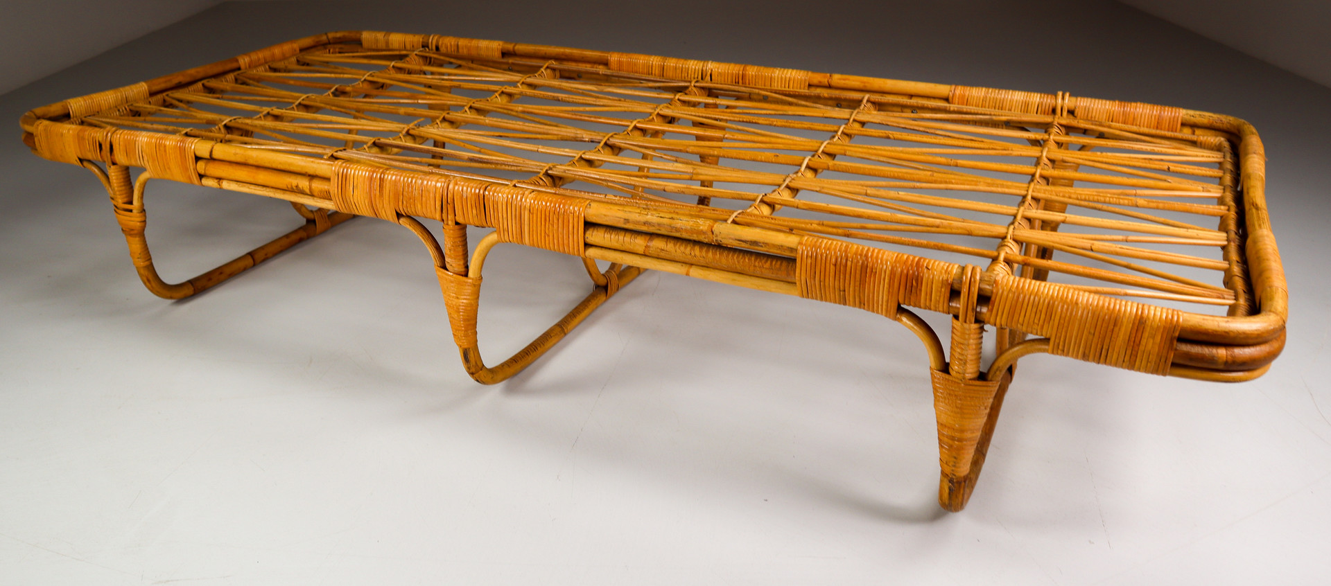 Mid century modern Wicker and Bamboo Daybed France 1960s Mid-20th century