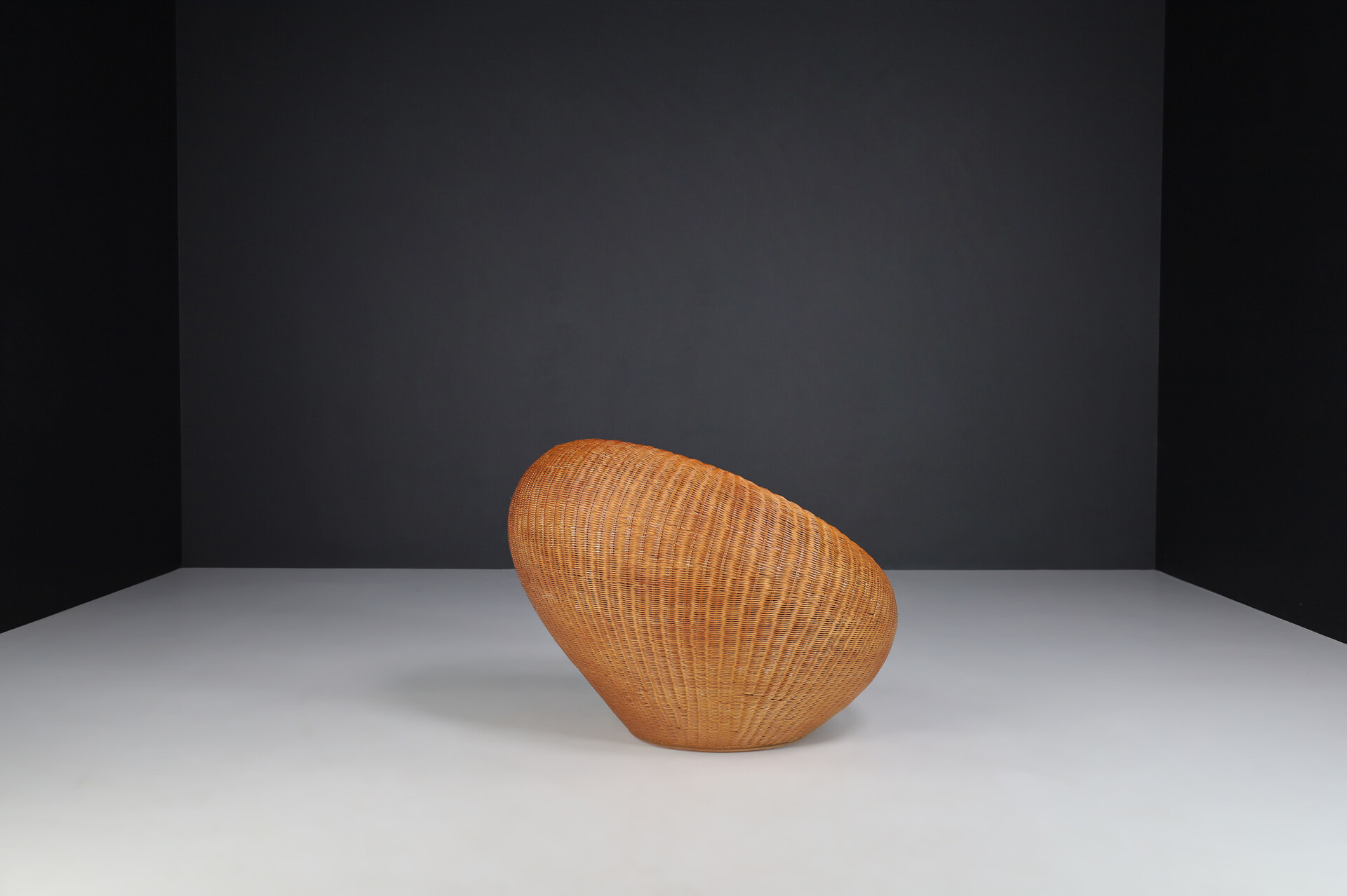 Mid century modern Wicker and Easy-Lounge-Patio Chair Designed In Spain 1960s Mid-20th century