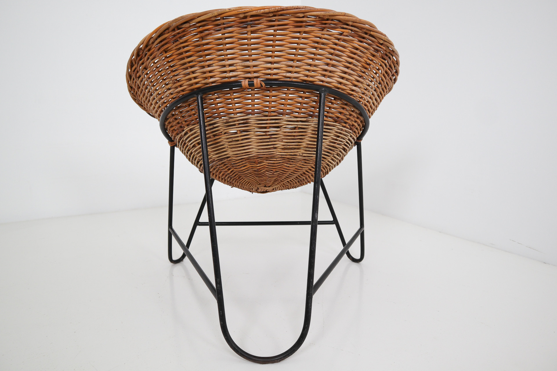 Mid century modern Wicker Midcentury Wicker Easy-Lounge-Patio Chairs Designed in Europe, 1960s Mid-20th century