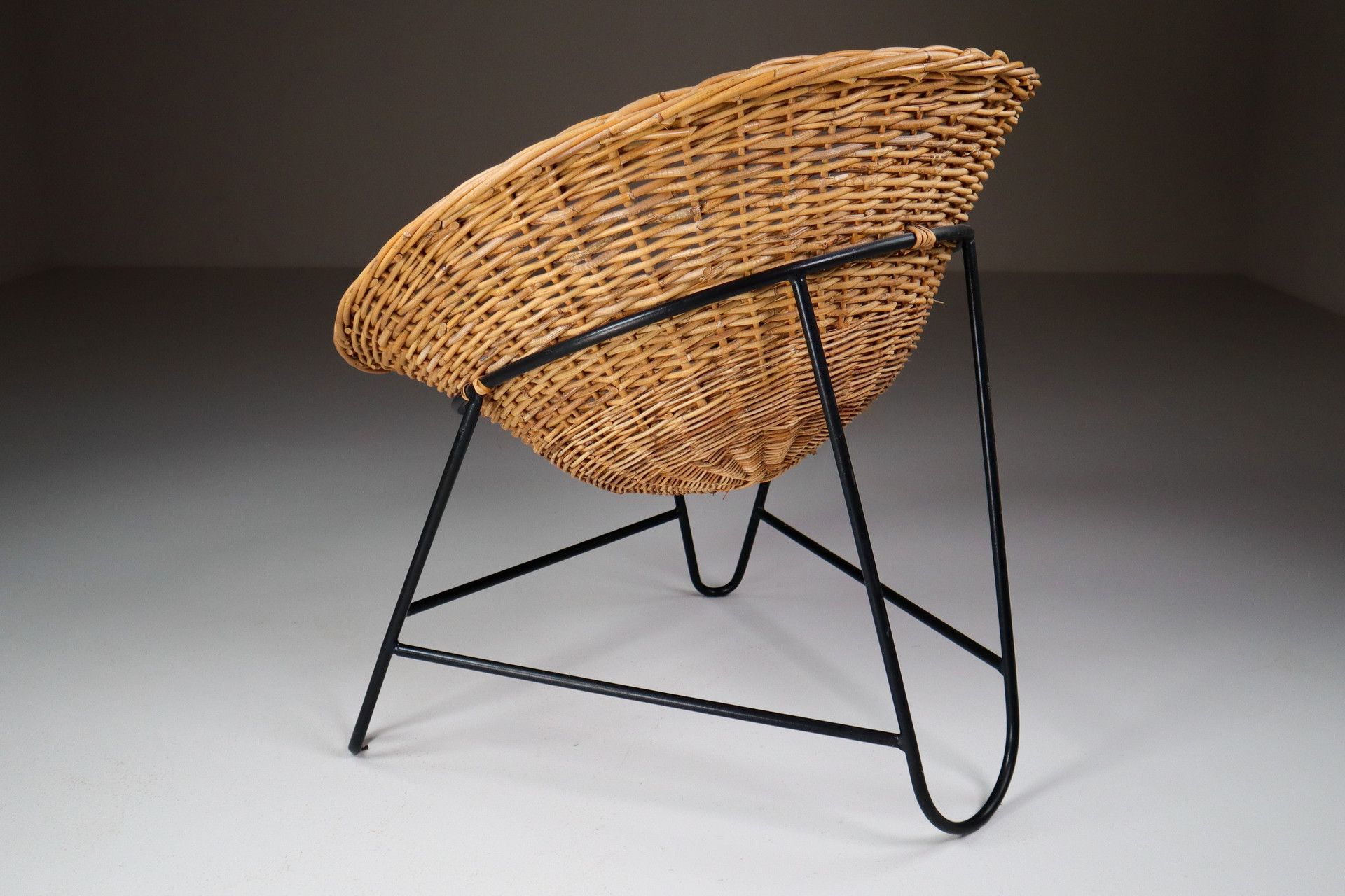 Mid century modern Wicker Midcentury Wicker Easy-Lounge-Patio Chairs Designed in Europe, 1960s Mid-20th century