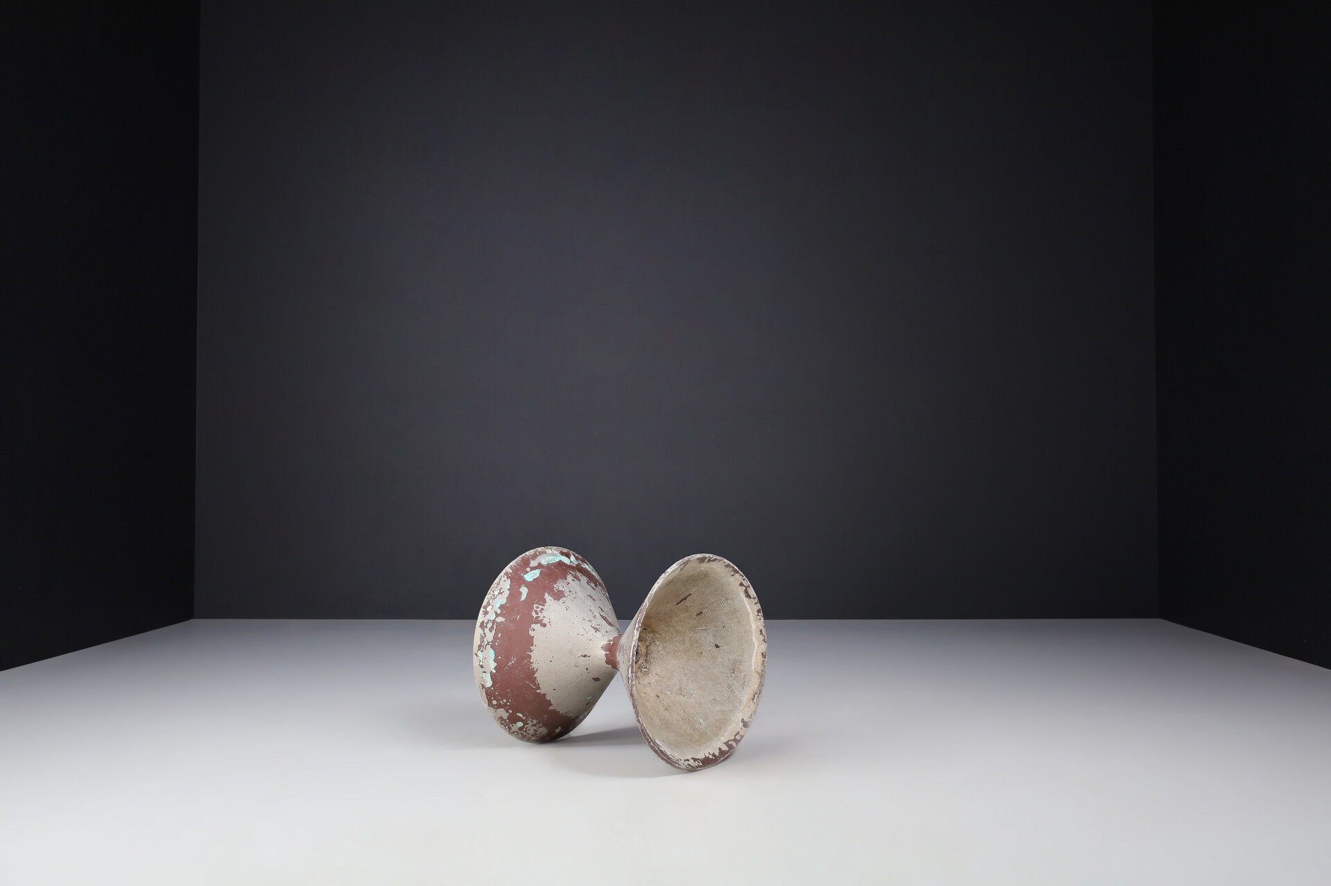 Mid century modern Willy Guhl Concrete Diablo Planter, Switzerland 1960s Mid-20th century